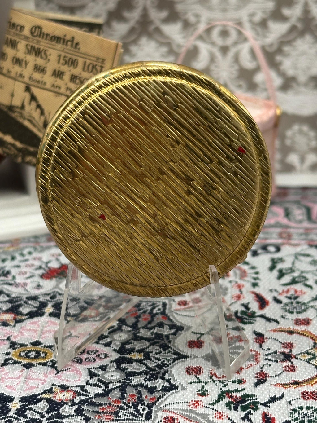 Kigu Pill Box Gold Tone Engine Turned Vintage Vanity Compact Style Case 1950s