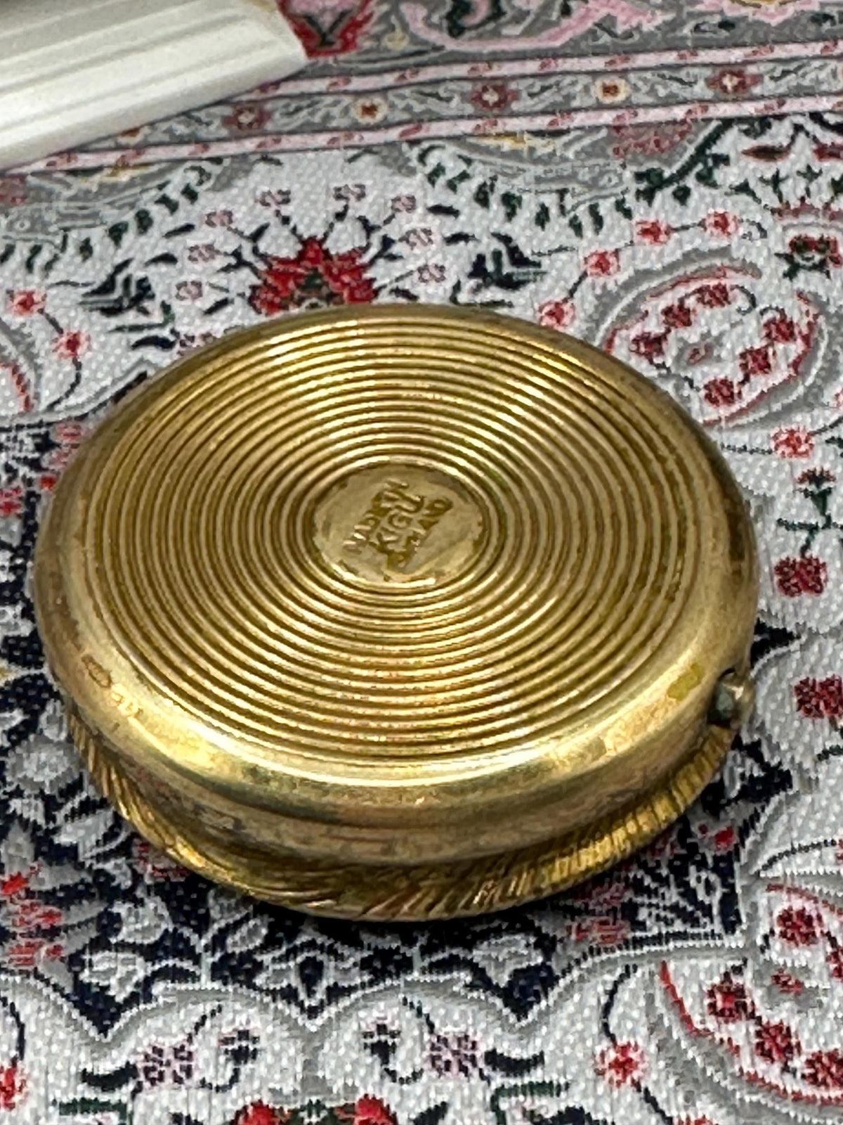 Kigu Pill Box Gold Tone Engine Turned Vintage Vanity Compact Style Case 1950s