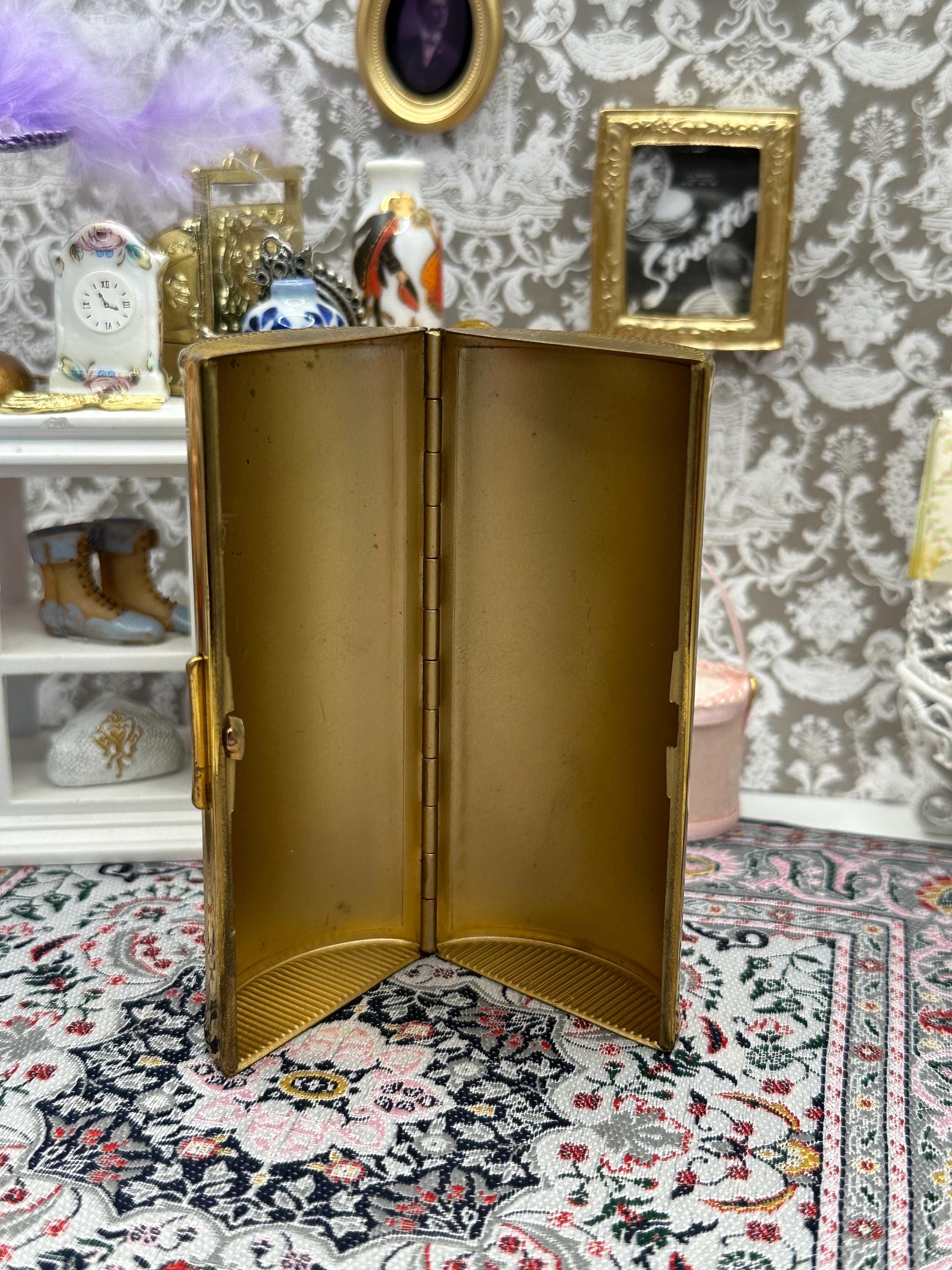 Vintage Kigu Cigarette Barrel Case – Gold Tone Textured Metal