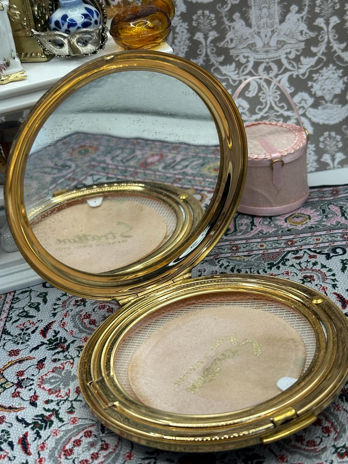 Vintage Stratton Gold Tone Powder Compact | Engine Turned, Made in England