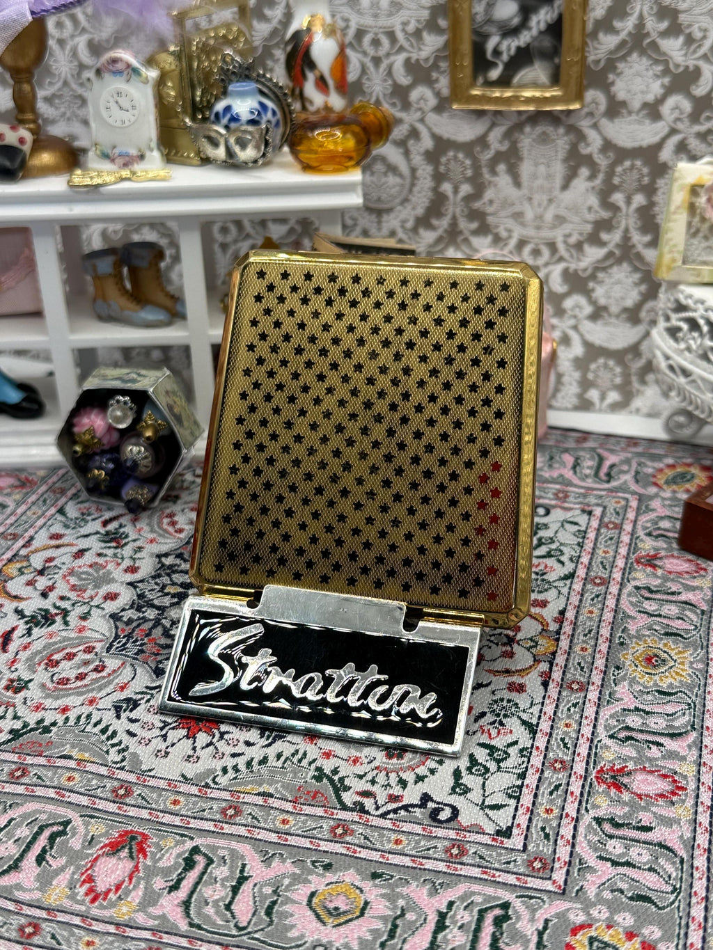 Vintage Stratton Square Powder Compact | Gold Tone Stripes & Stars