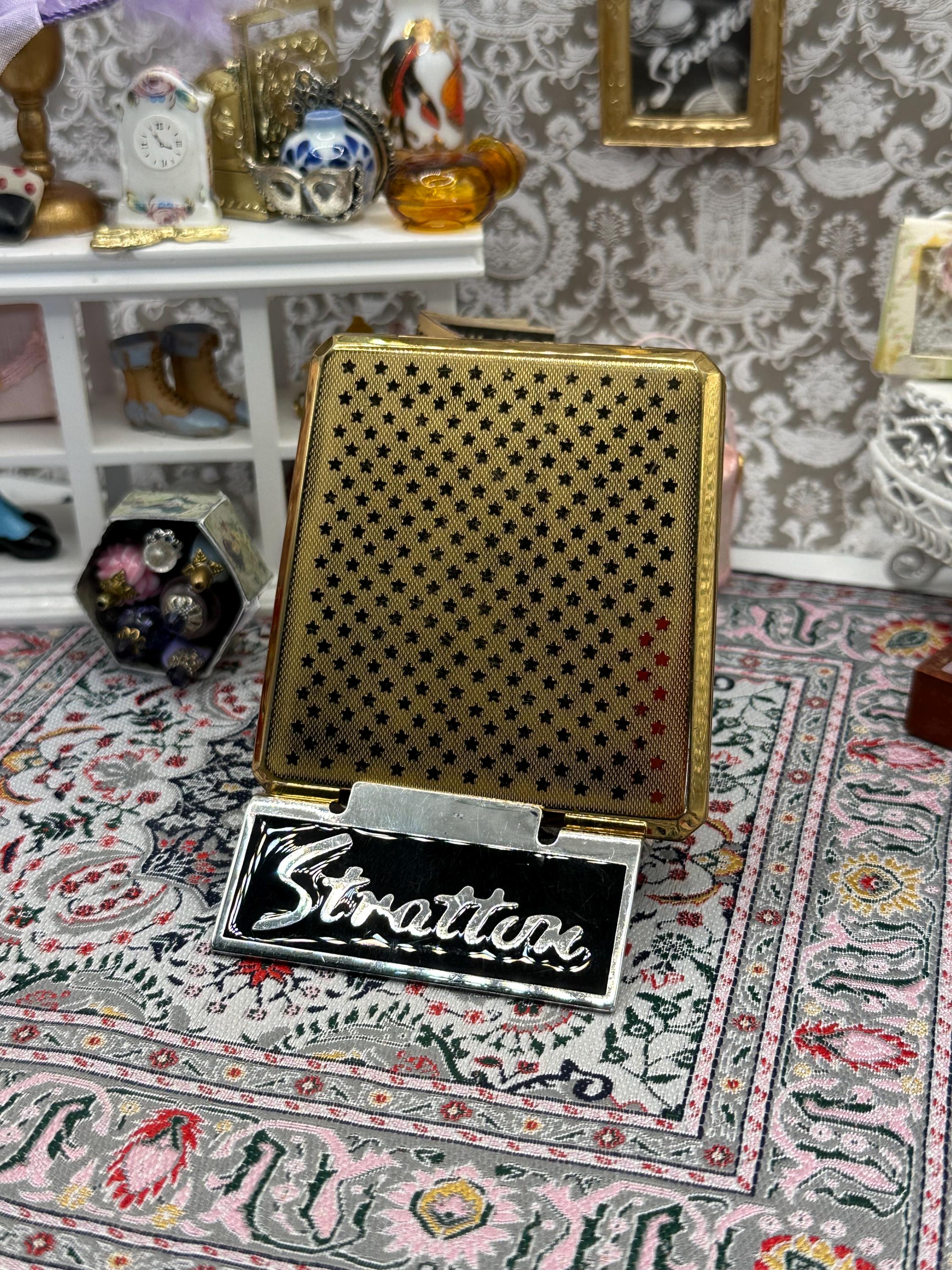 Vintage Stratton Square Powder Compact | Gold Tone Stripes & Stars