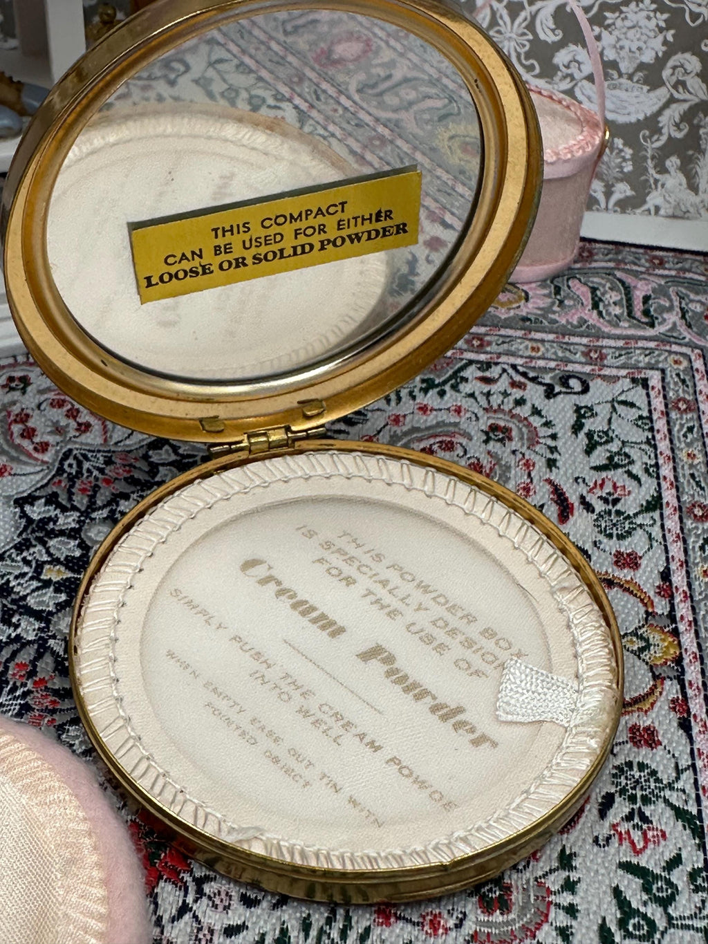 Vintage Mascot Red Enamel Powder Compact – Gold Starburst, 7cm