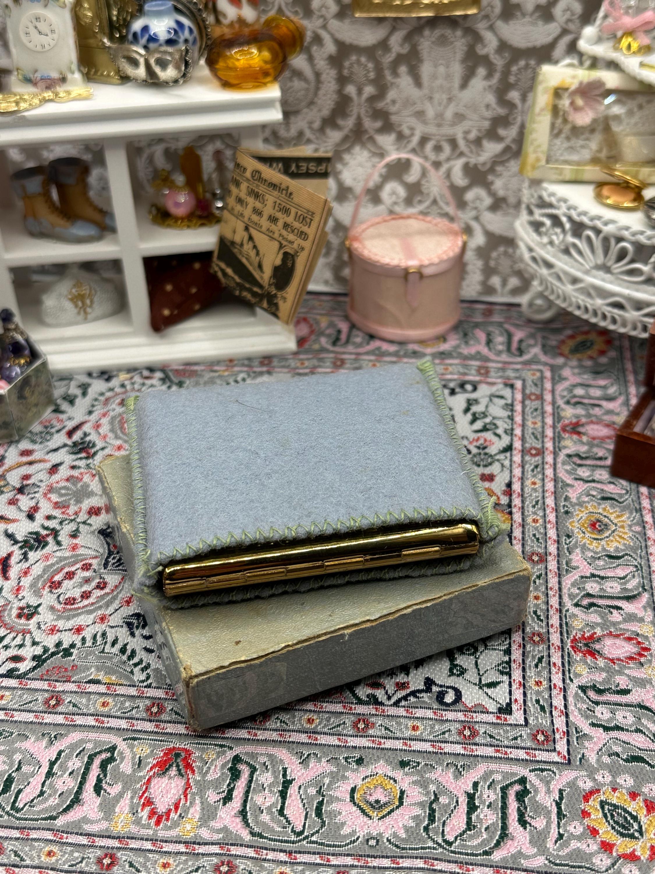 Boxed Stratton Square Powder Compact – Gold Tone, Unused with Powder Blue Pouch and box