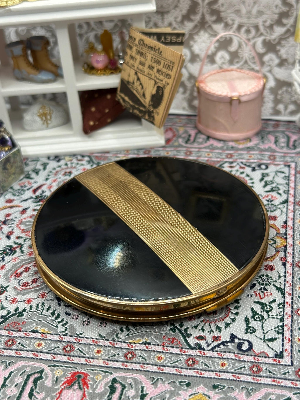 Vintage Stratton Powder Compact – Art Deco Style Black Enamel & Gold Stripe, Boxed with Pouch