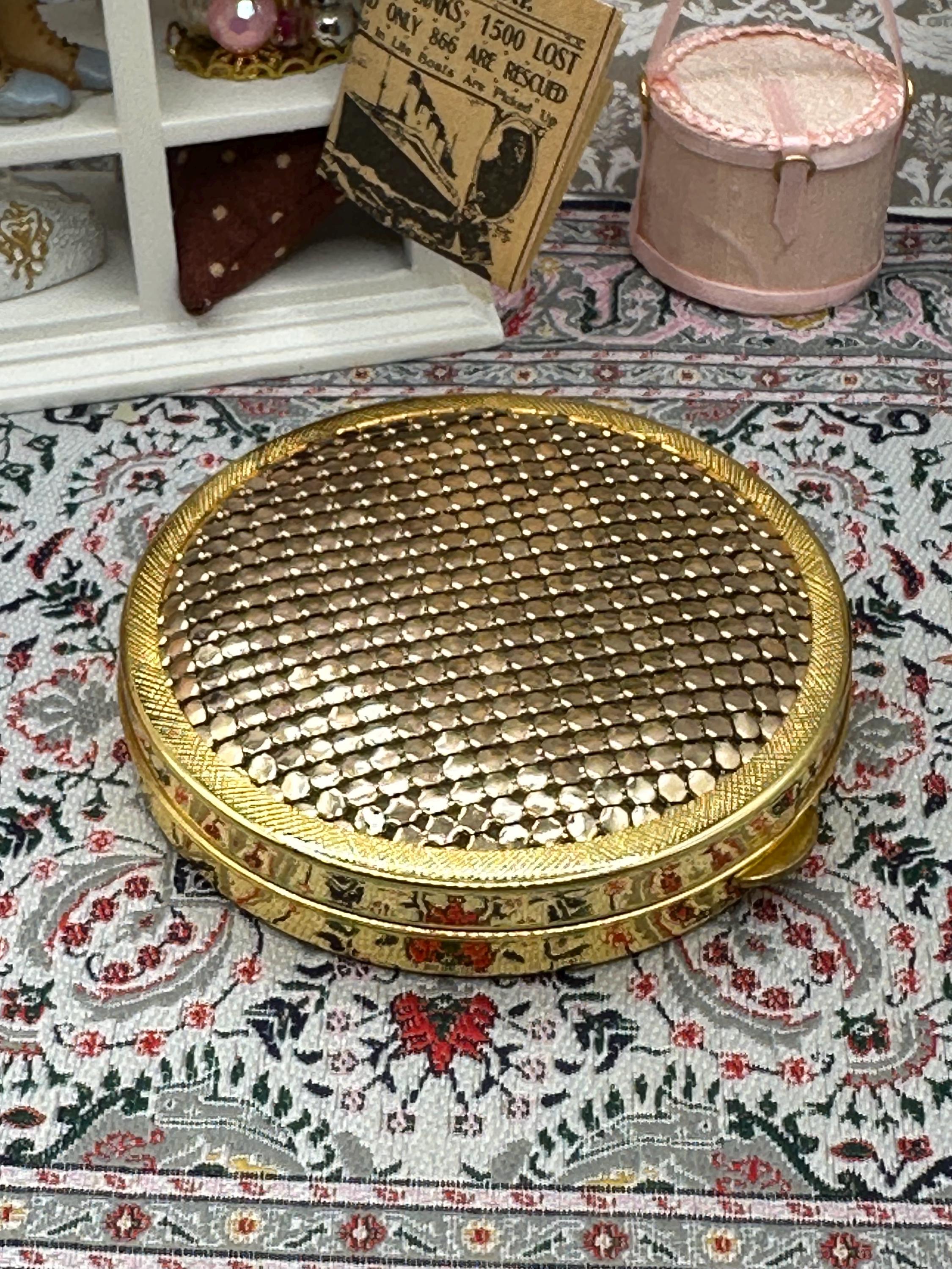 Vintage Mesh Top Gold Tone Powder Compact with Mirror