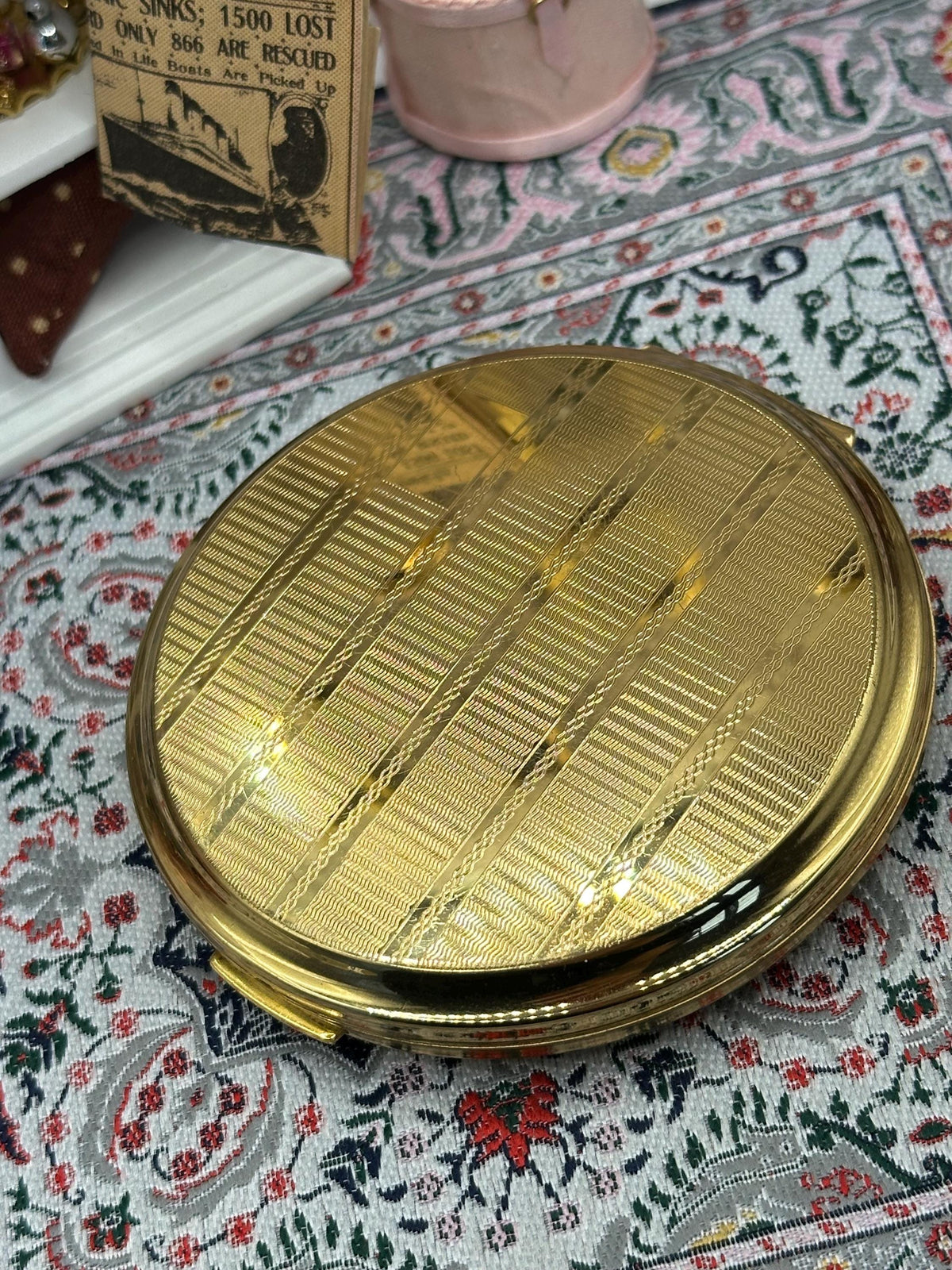 Vintage Stratton Gold Tone Powder Compact | Engine Turned, Made in England
