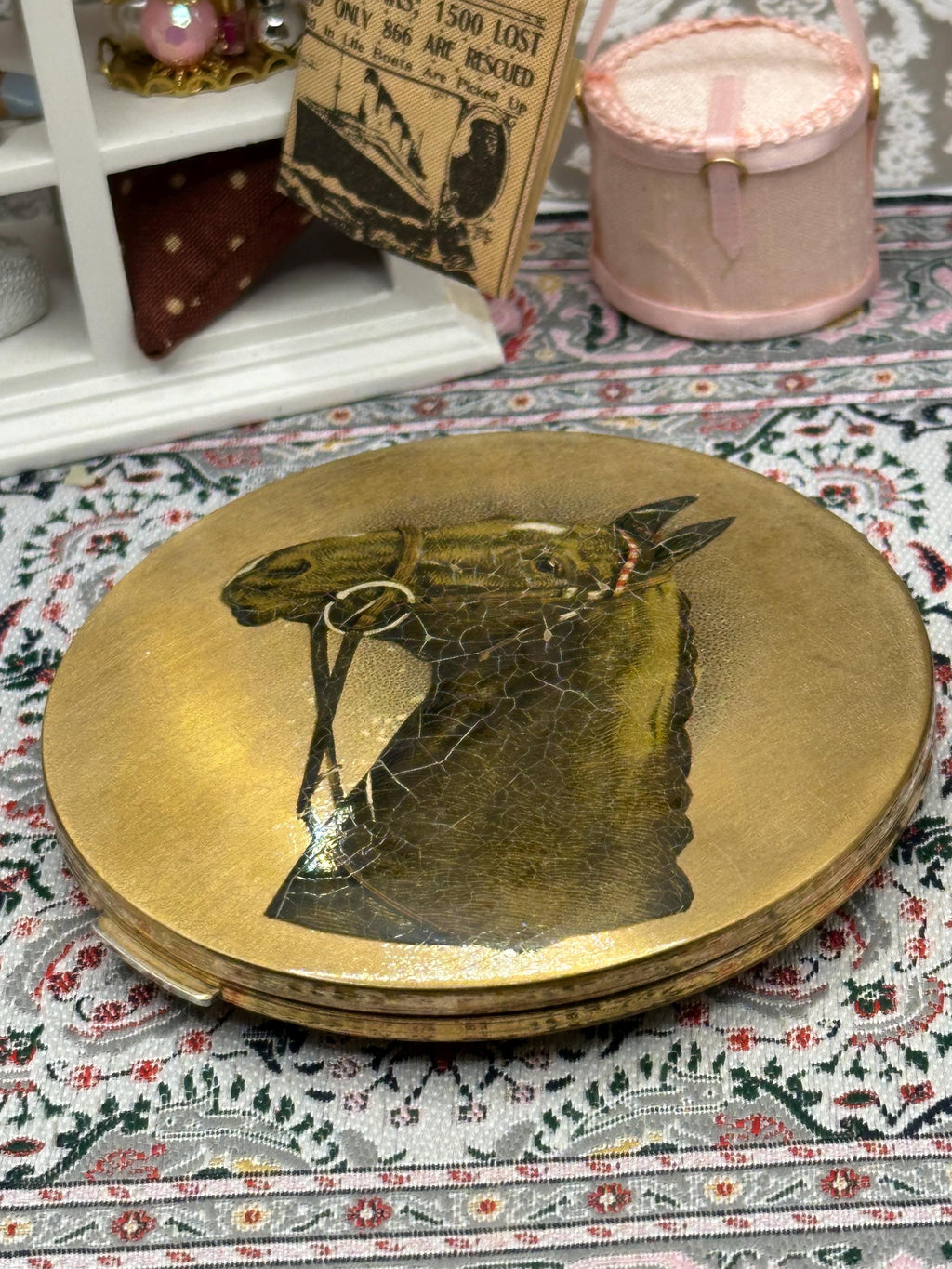 Vintage Stratton Horse Head Powder Compact - Collector's Piece