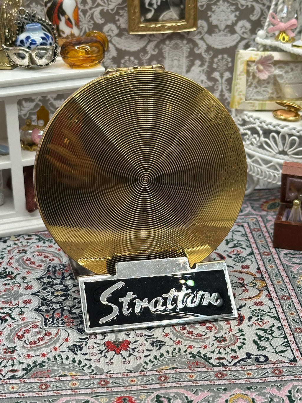 Vintage Stratton Horse Head Powder Compact - Collector's Piece