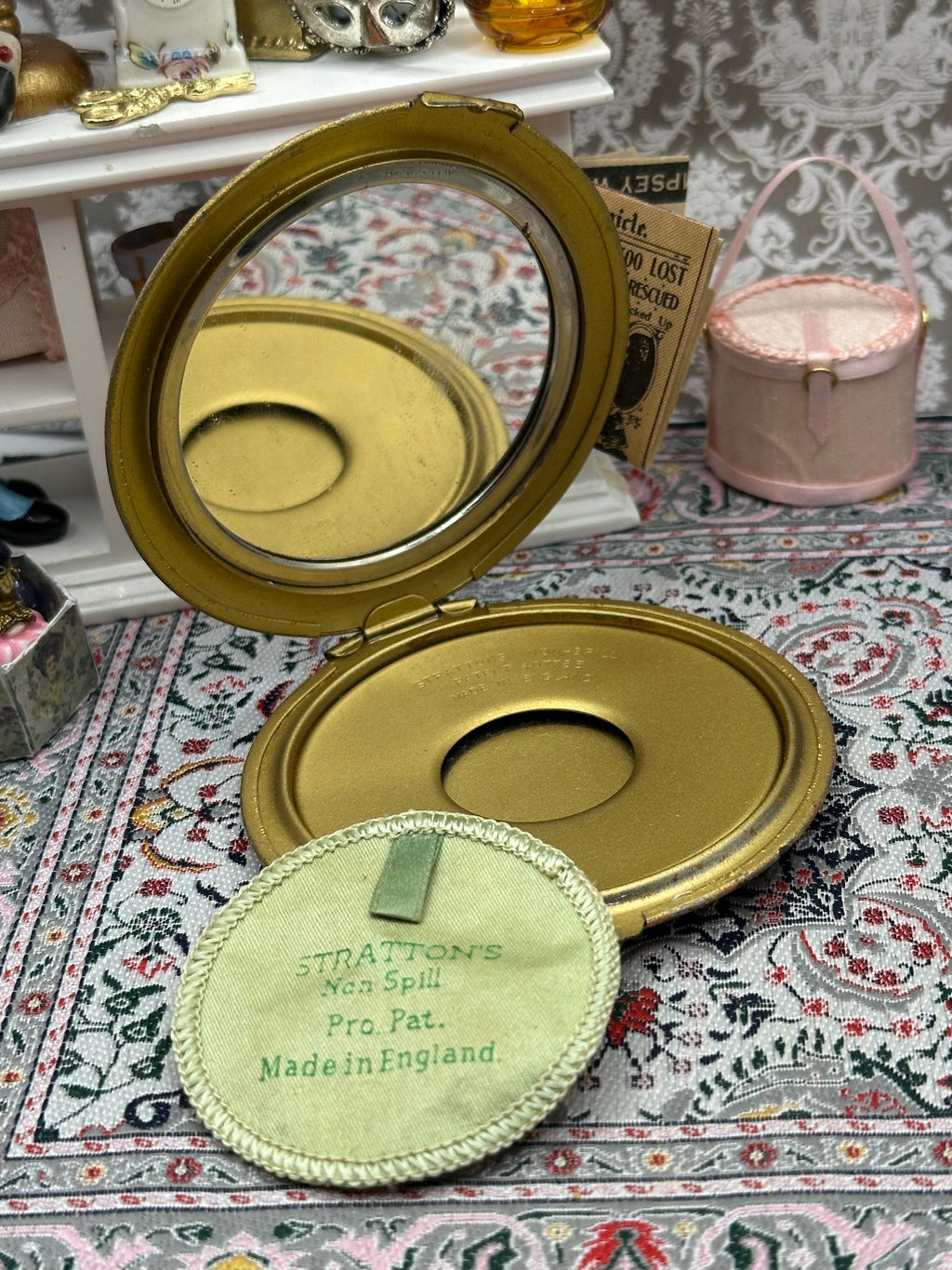 Extremely Rare Shagreen Stratton Non-Spill Powder Compact – 8cm, Excellent Condition, Original Puff