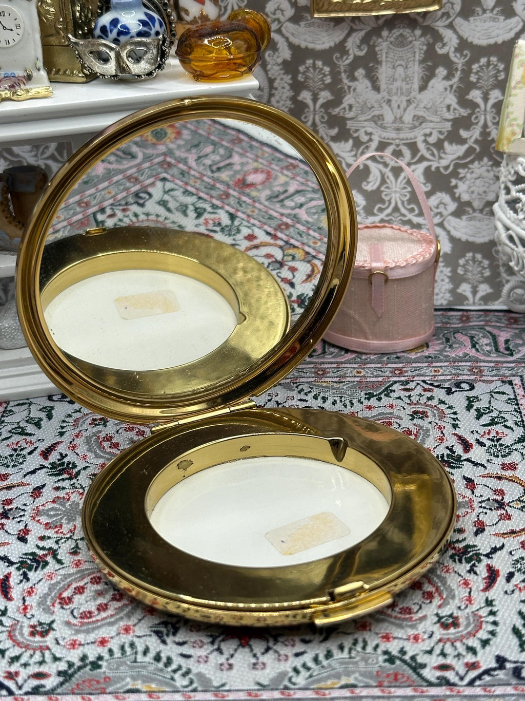 Vintage Powder Compact Black & Gold Engine Turned Makeup Compact Mirror