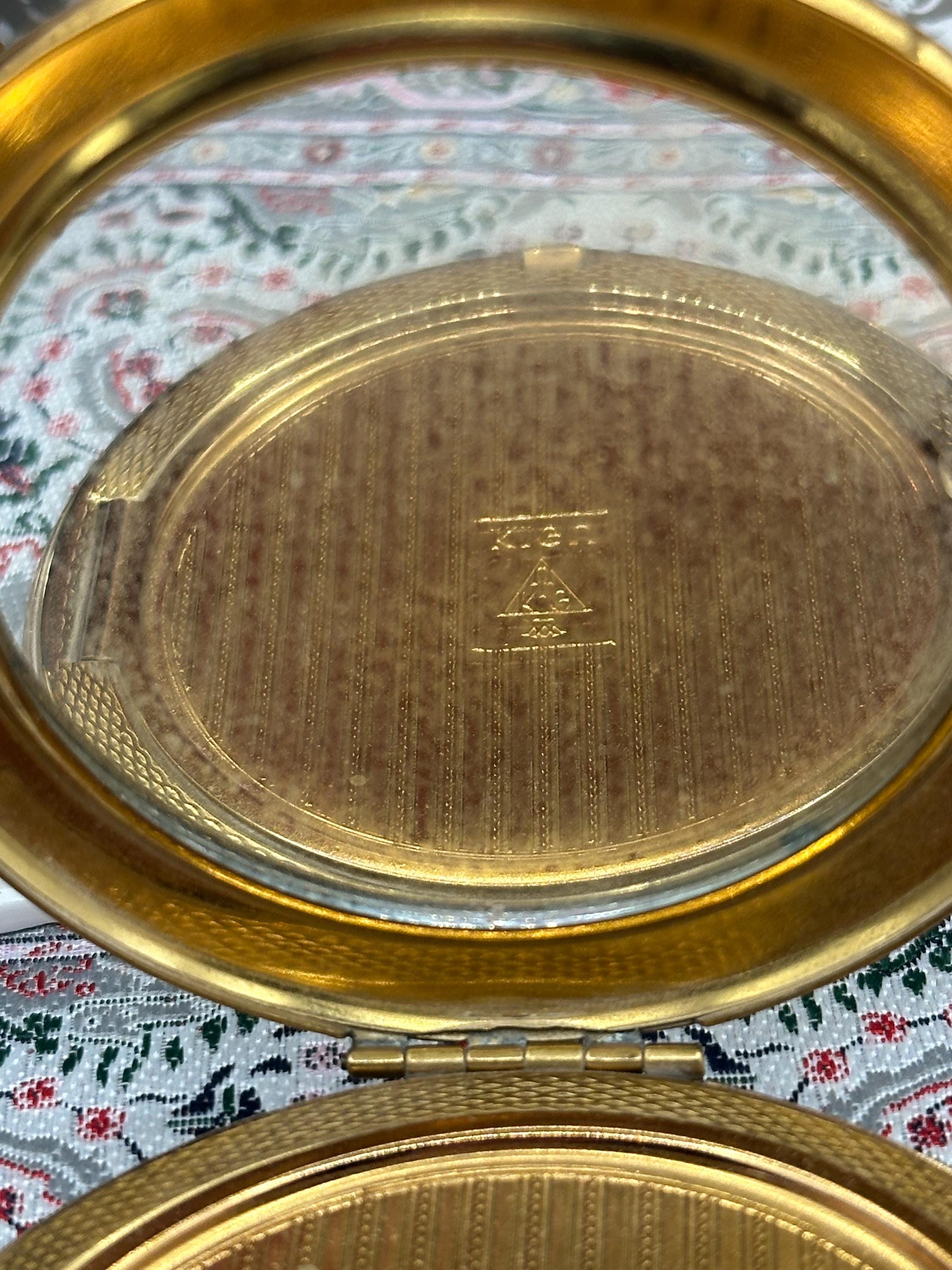 Vintage Kigu “Map of New Zealand” Powder Compact | 7.5cm | Original Puff & Sifter