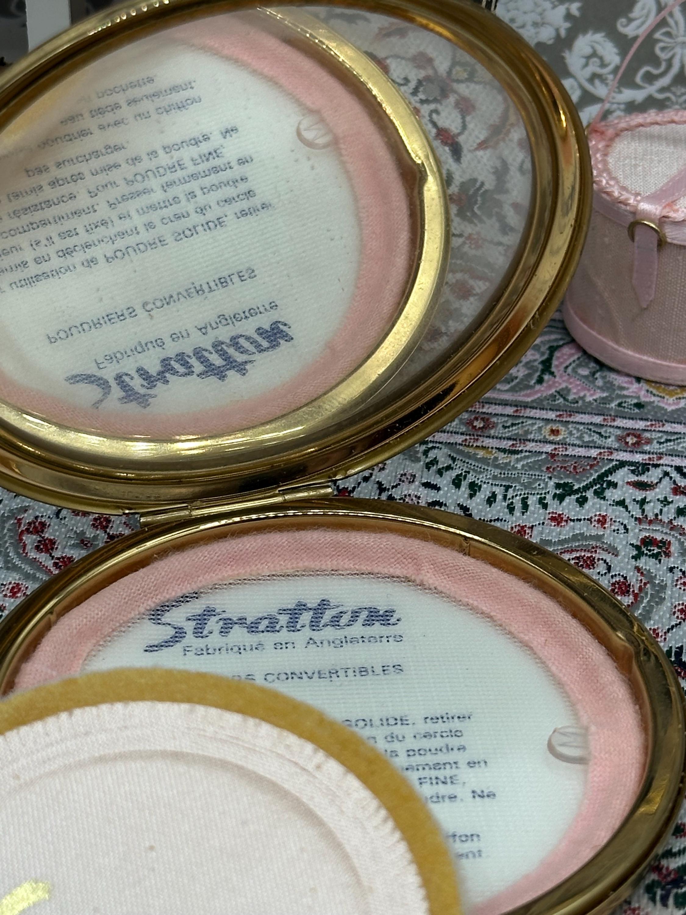 Vintage Stratton 21st Birthday Powder Compact with Key Motif - Boxed Beauty Accessory