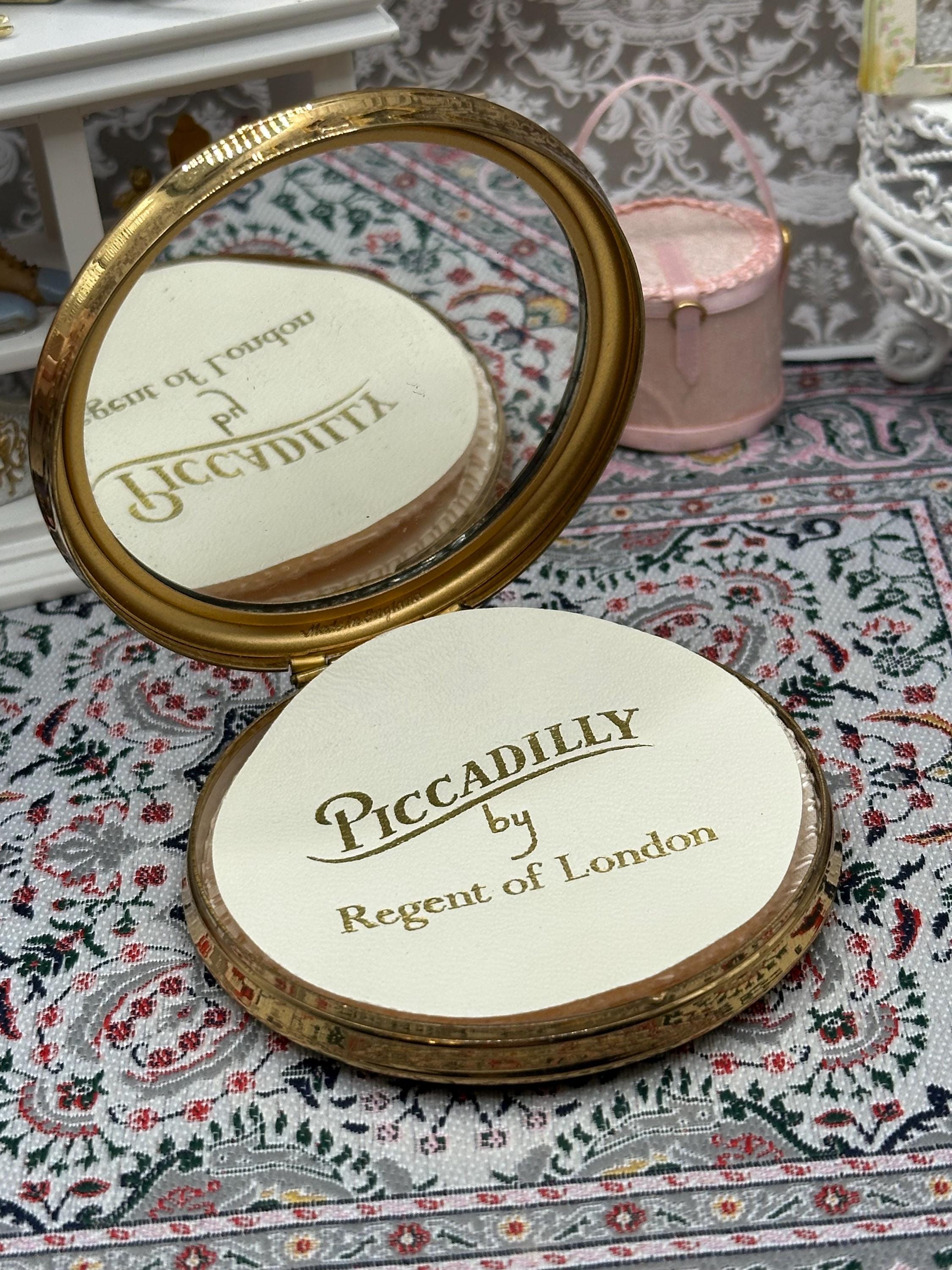Vintage Piccadilly by Regent of London Powder Compact – Gold Tone Guilloché & Concentric Rings, Unused