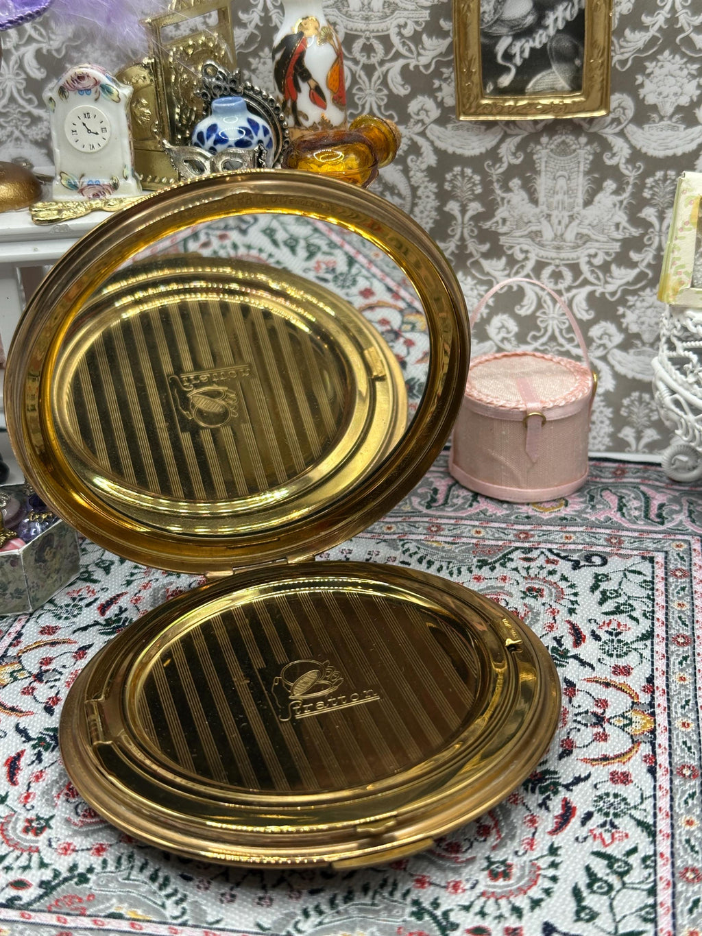 Vintage Stratton Powder Compact – Art Deco Style Black Enamel & Gold Stripe, Boxed with Pouch