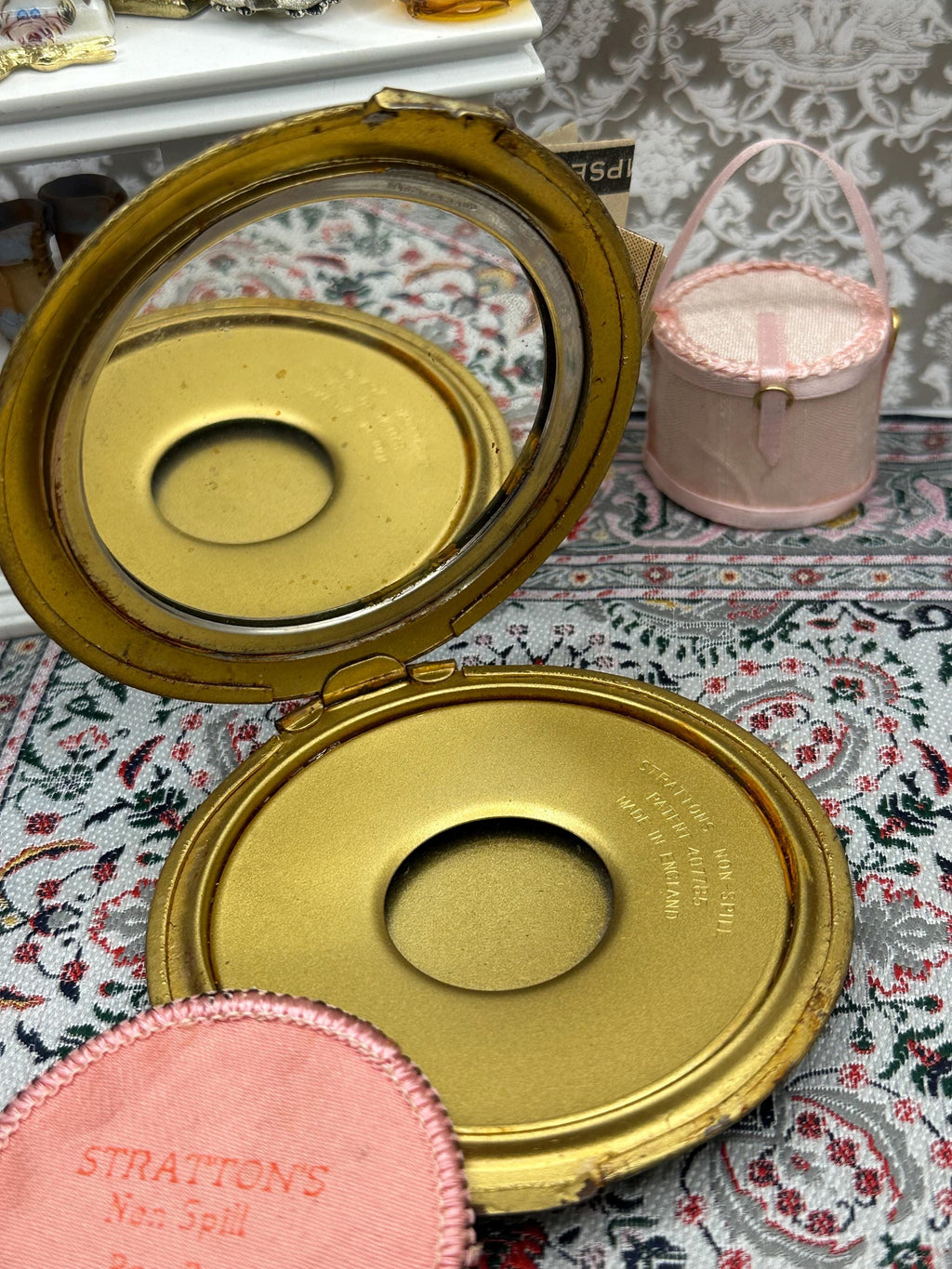 Rare 1930s Stratton Faux Shagreen Powder Compact – Collectable Vanity, Made in England