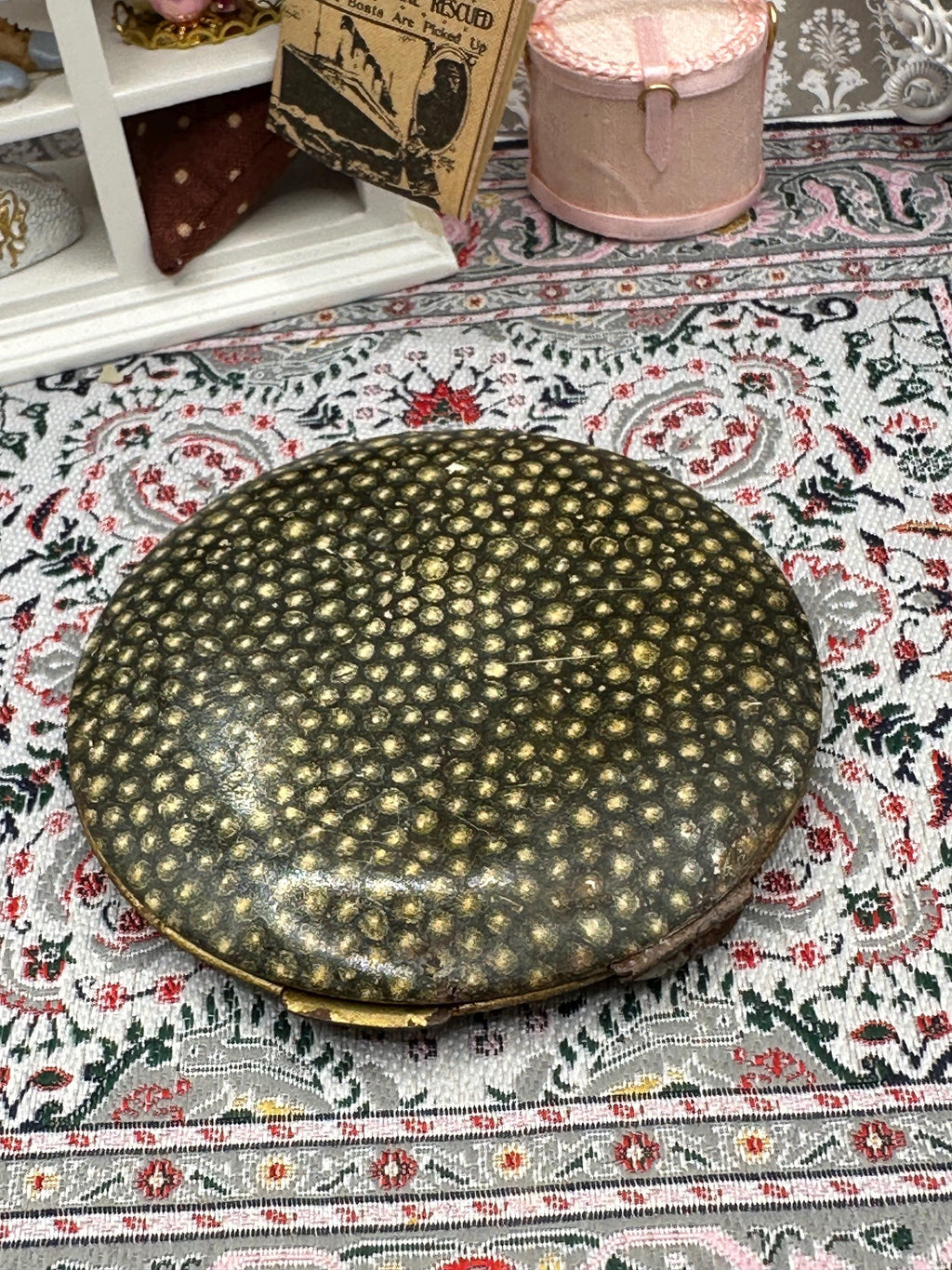 Rare 1930s Stratton Faux Shagreen Powder Compact – Collectable Vanity, Made in England