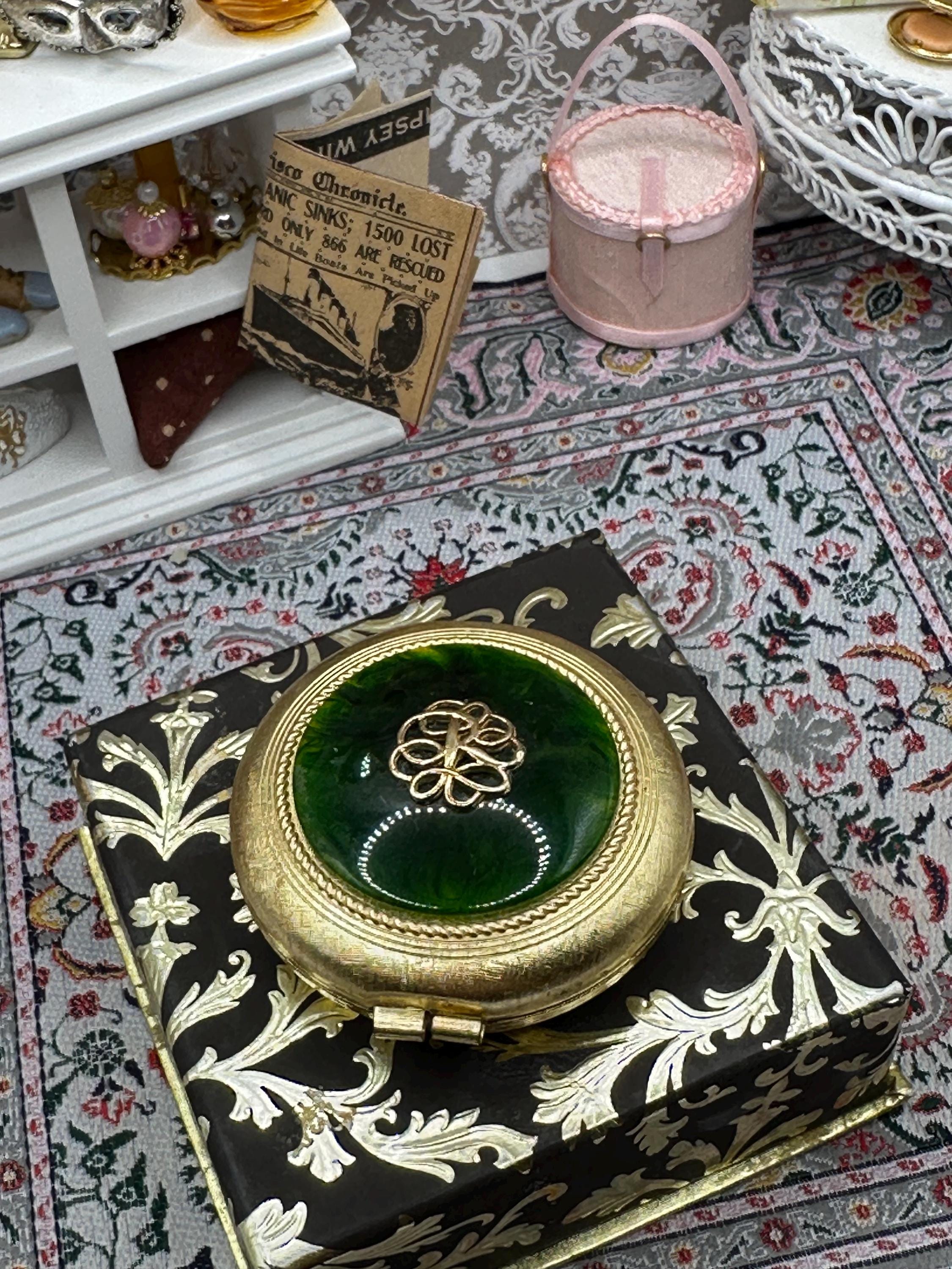 Revlon Van Cleef & Arpels Powder Compact Green Enamel Gold Tone Boxed Vintage 1960s Collectable