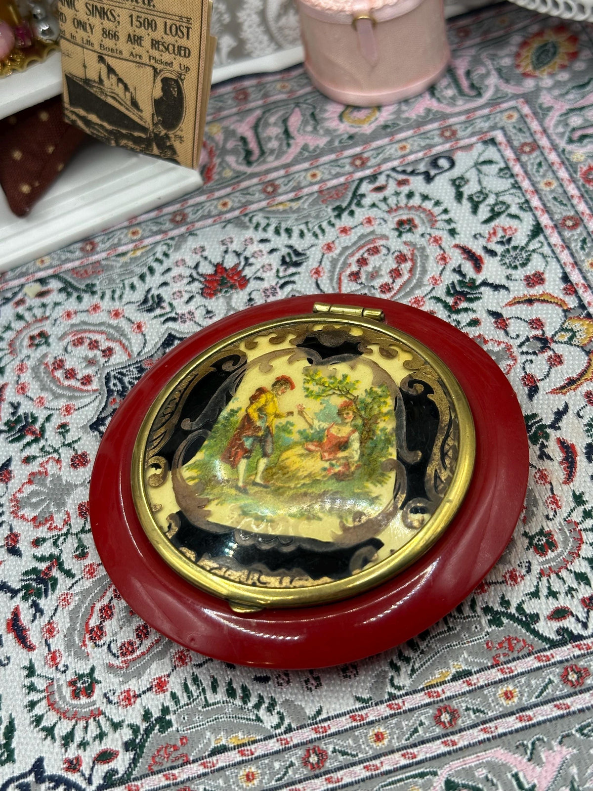 French Celluloid Powder Compact Red Vintage Art Deco Scene 7.5cm Collectable