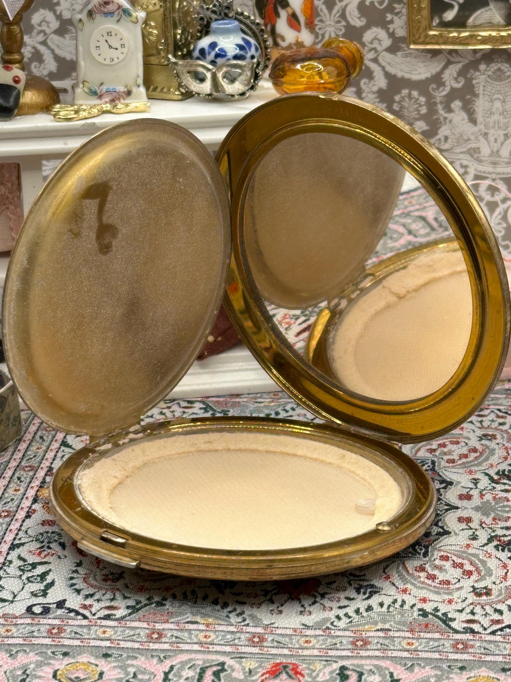 Vintage Stratton Horse Head Powder Compact - Collector's Piece