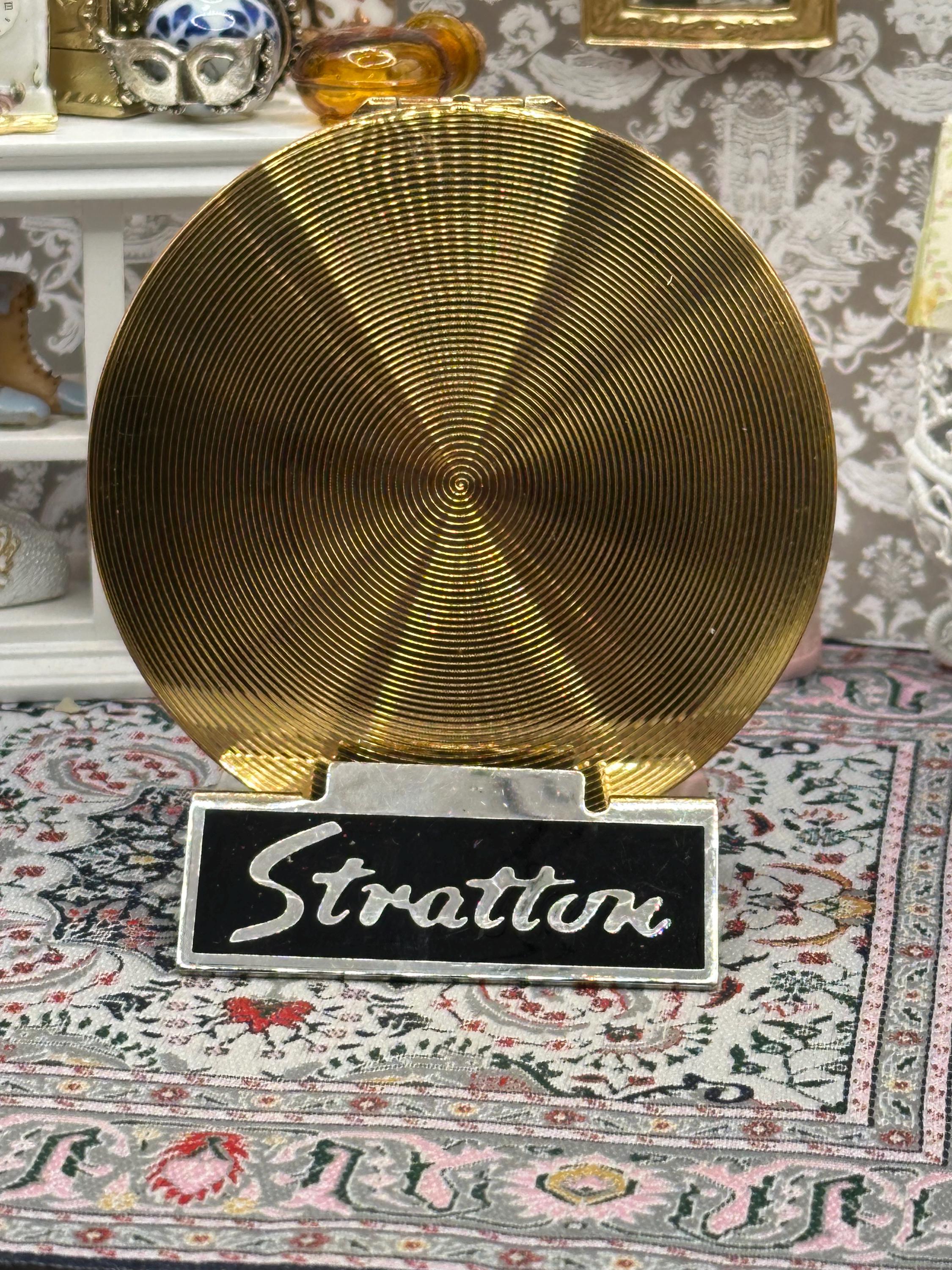 Vintage Stratton Horse Head Powder Compact - Collector's Piece