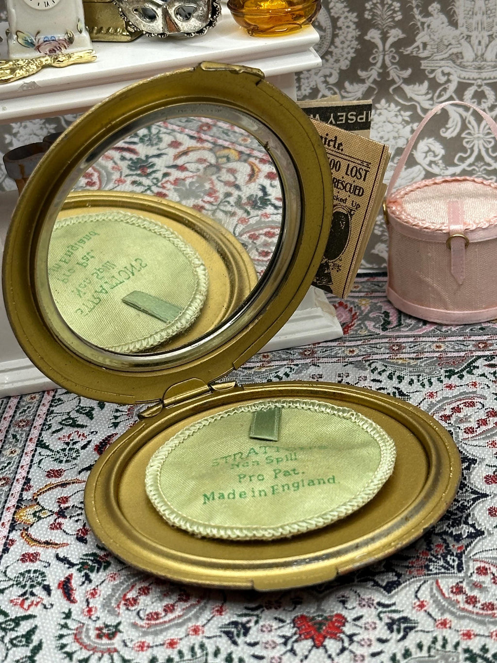 Extremely Rare Shagreen Stratton Non-Spill Powder Compact – 8cm, Excellent Condition, Original Puff