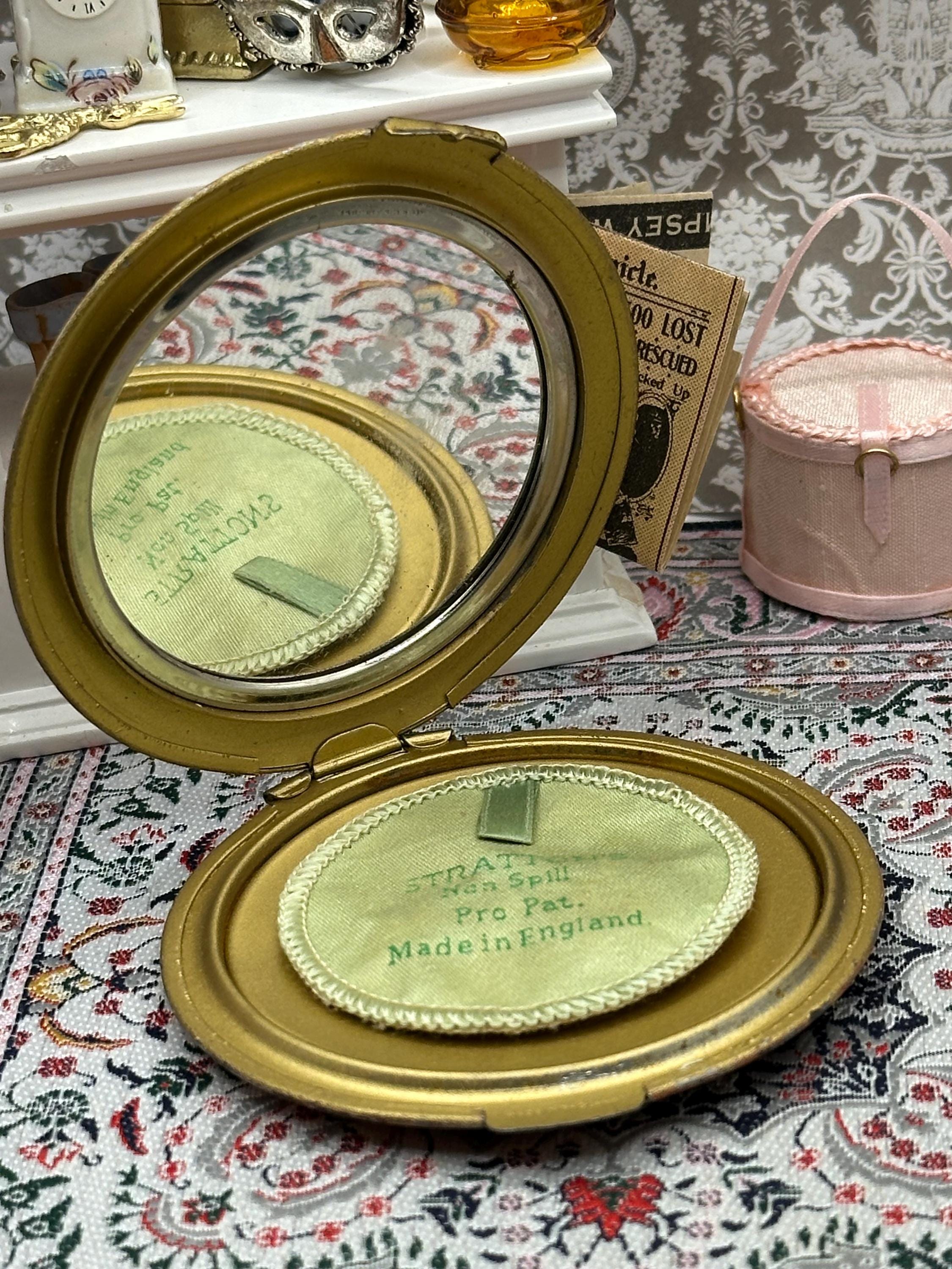 Extremely Rare Shagreen Stratton Non-Spill Powder Compact – 8cm, Excellent Condition, Original Puff