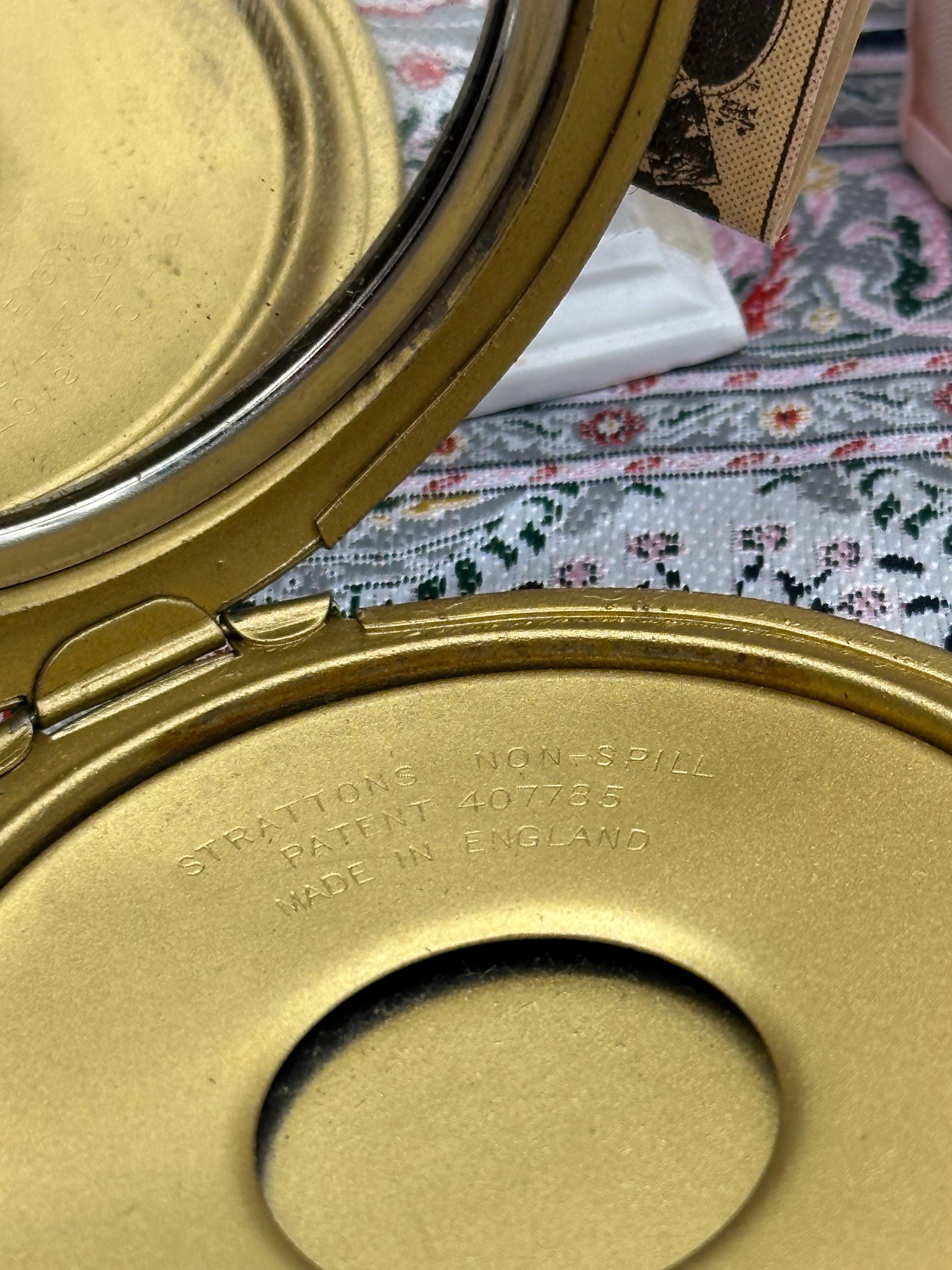 Extremely Rare Shagreen Stratton Non-Spill Powder Compact – 8cm, Excellent Condition, Original Puff