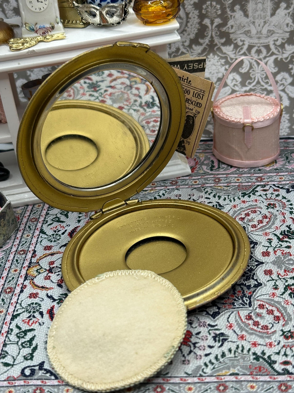 Extremely Rare Shagreen Stratton Non-Spill Powder Compact – 8cm, Excellent Condition, Original Puff