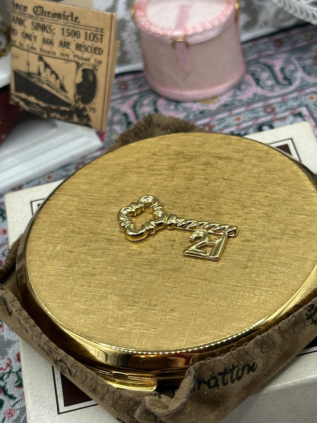 Vintage Stratton 21st Birthday Powder Compact with Key Motif - Boxed Beauty Accessory