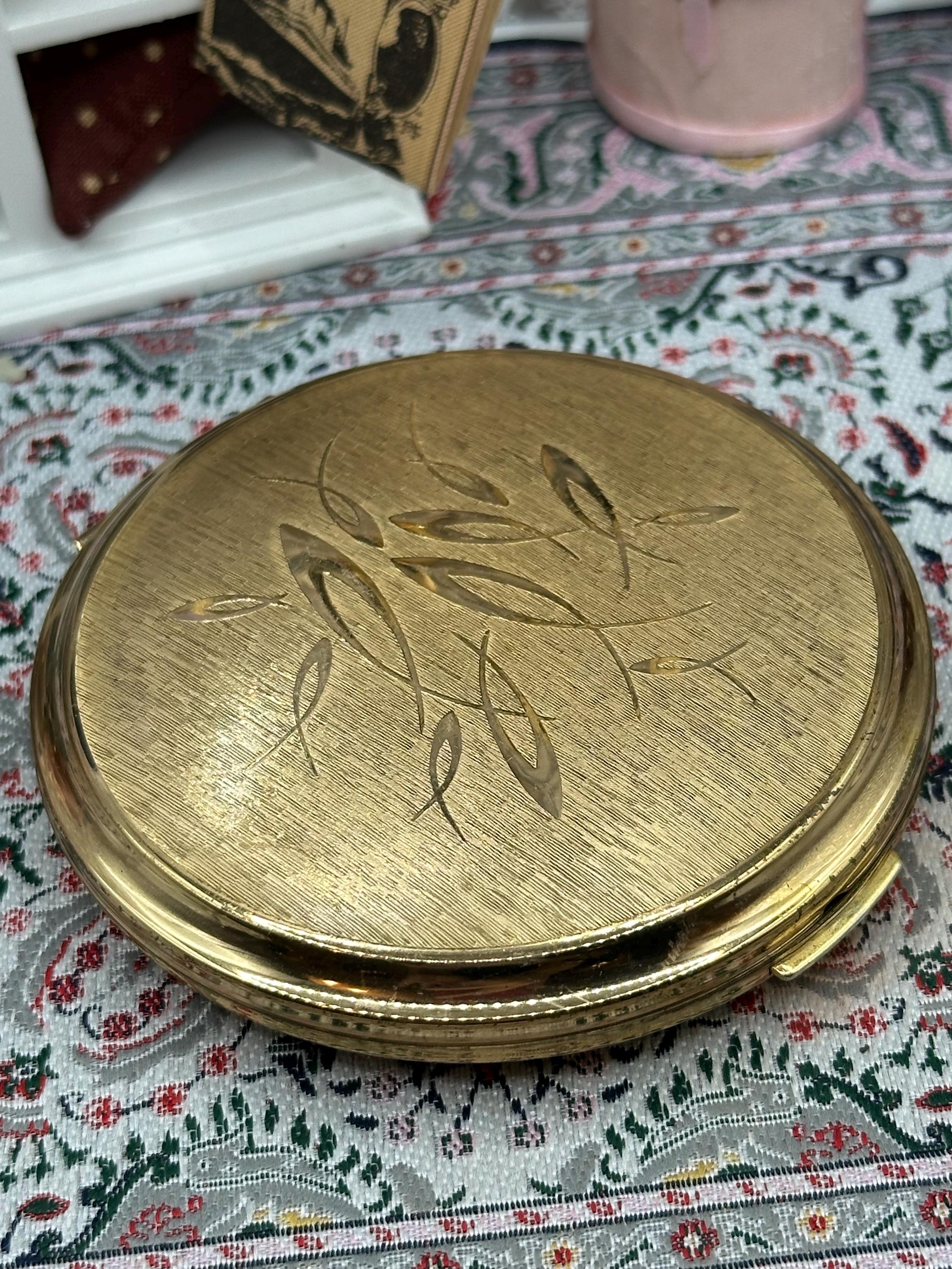 Vintage Stratton Gold Leaf Powder Compact – Classic Design