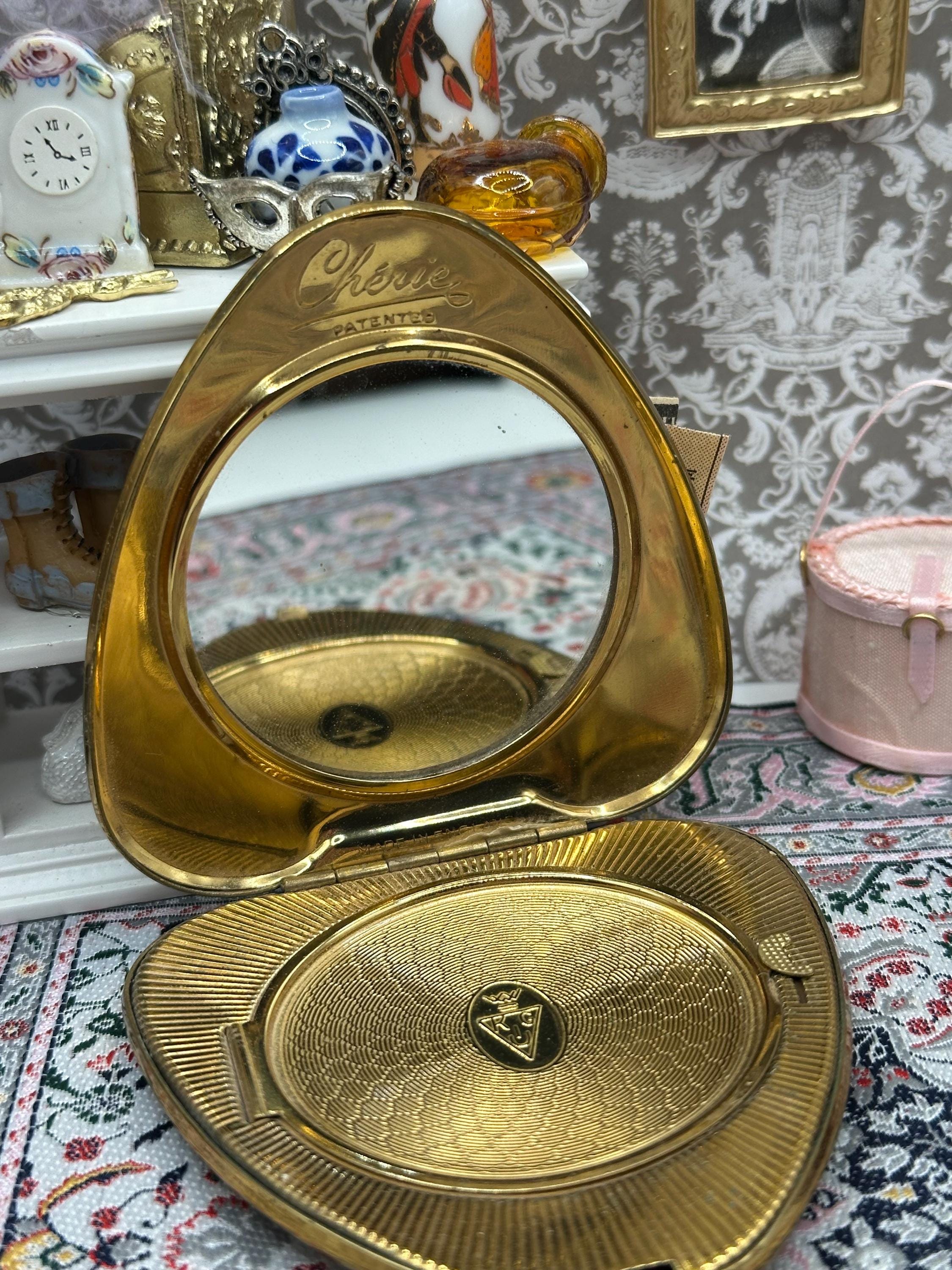 Kigu Cherie Heart Shaped Powder Compact Gold Tone Floral Engraved Vintage Collectable