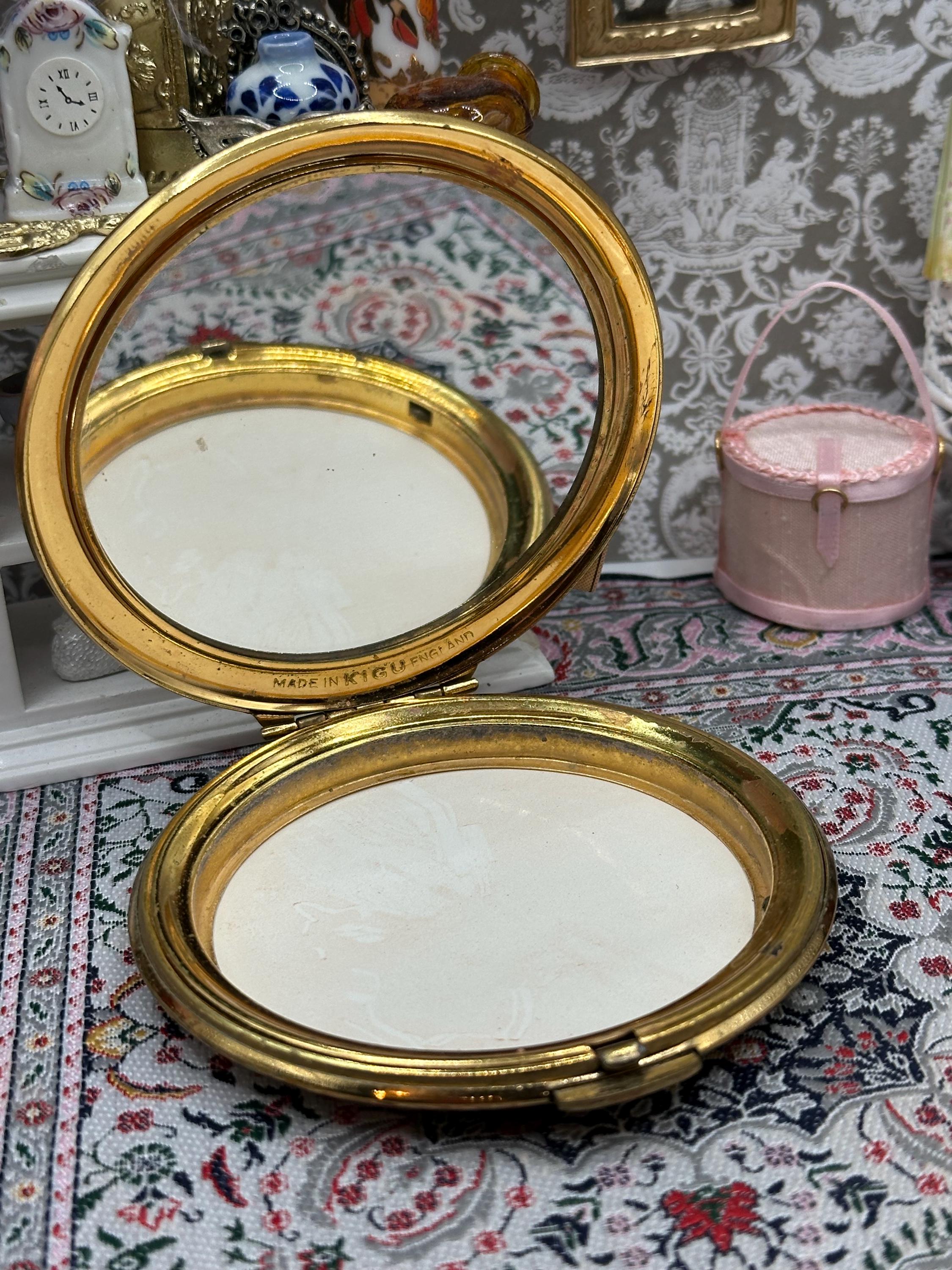 Kigu Powder Compact Floral Gold Tone Vintage Collectable 8cm