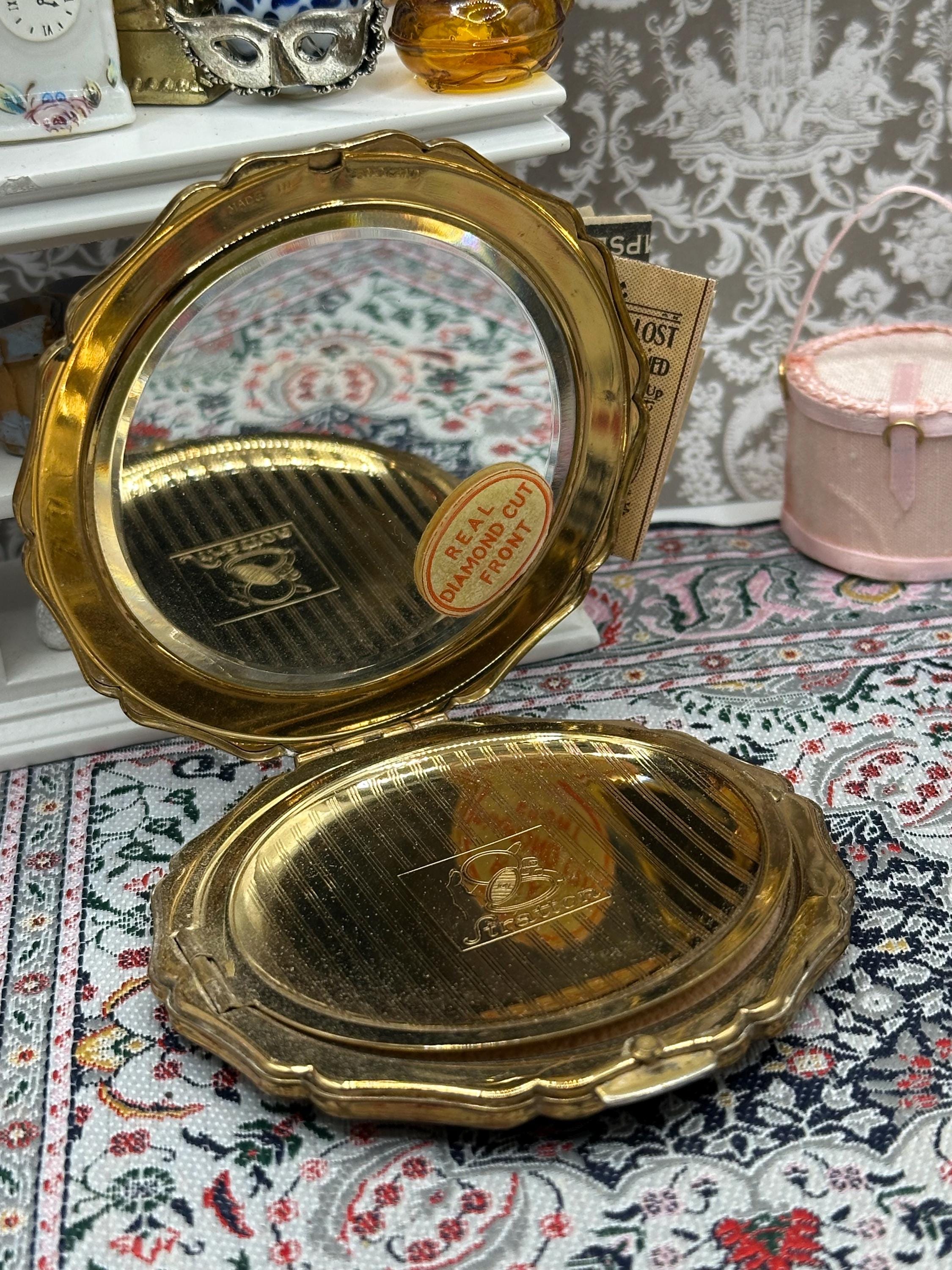 Stratton powder compact 1950s gold tone mother of pearl floral 7.5cm vintage scalloped edge
