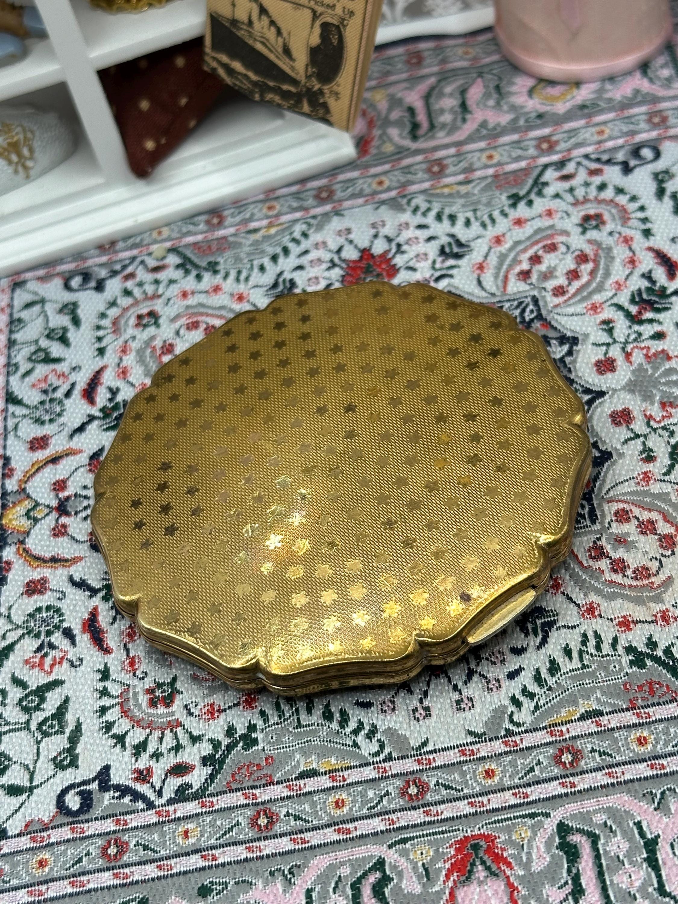 Stratton powder compact 1950s gold tone mother of pearl floral 7.5cm vintage scalloped edge