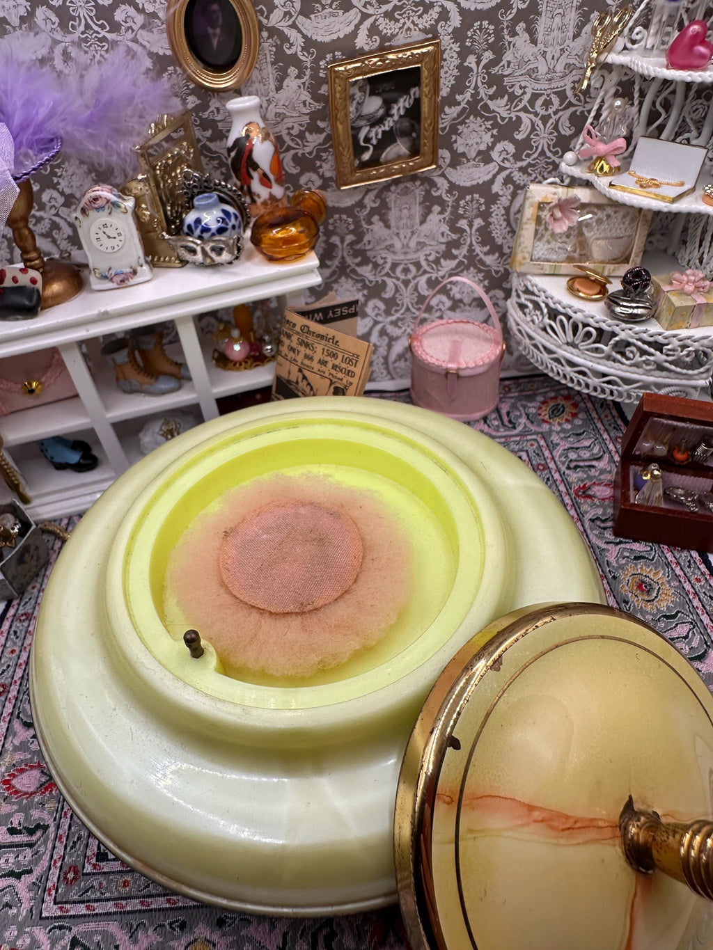 Vintage Yellow Bakelite Musical Powder Pot Bowl – 1950s Vanity Decor