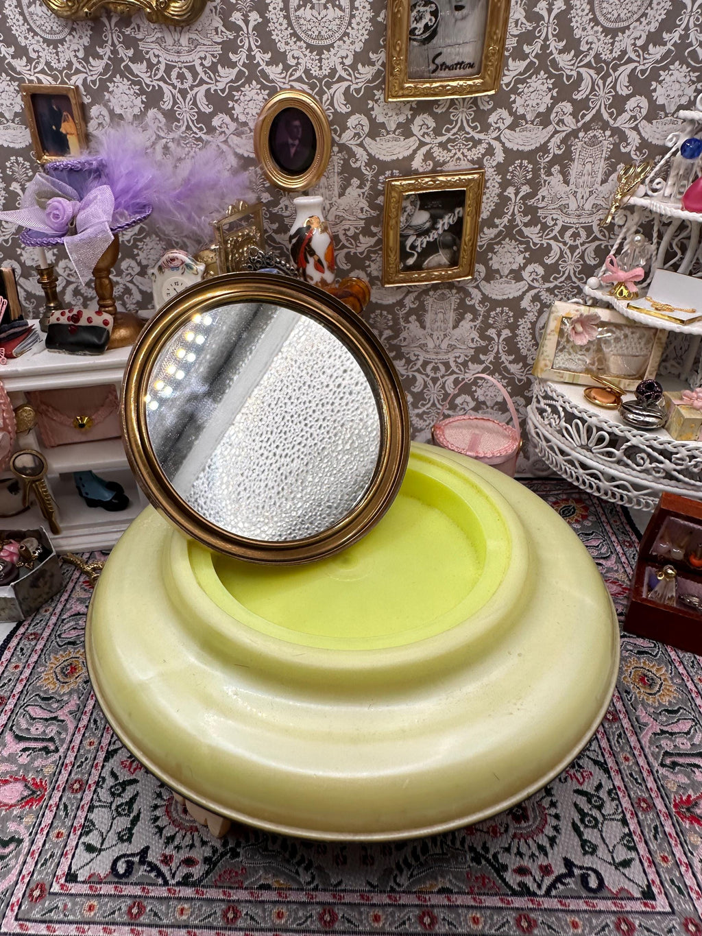 Vintage Yellow Bakelite Musical Powder Pot Bowl – 1950s Vanity Decor