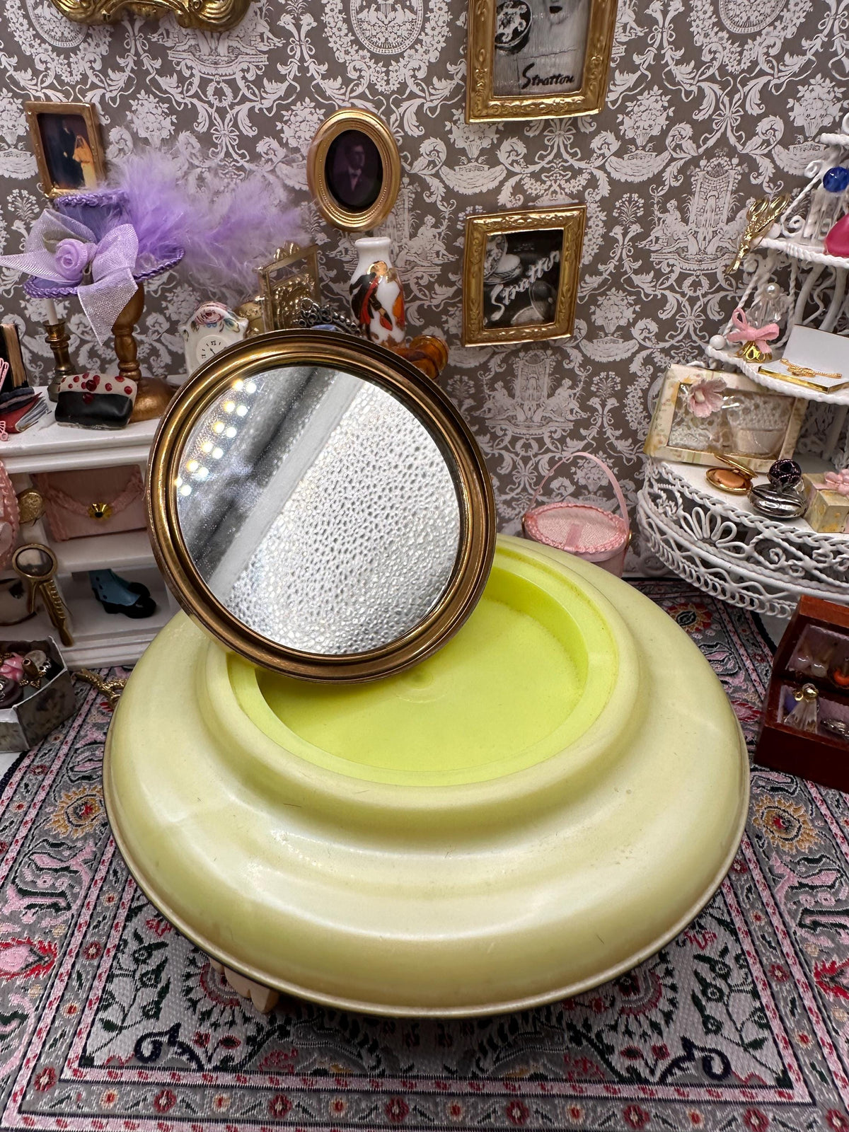 Vintage Yellow Bakelite Musical Powder Pot Bowl – 1950s Vanity Decor