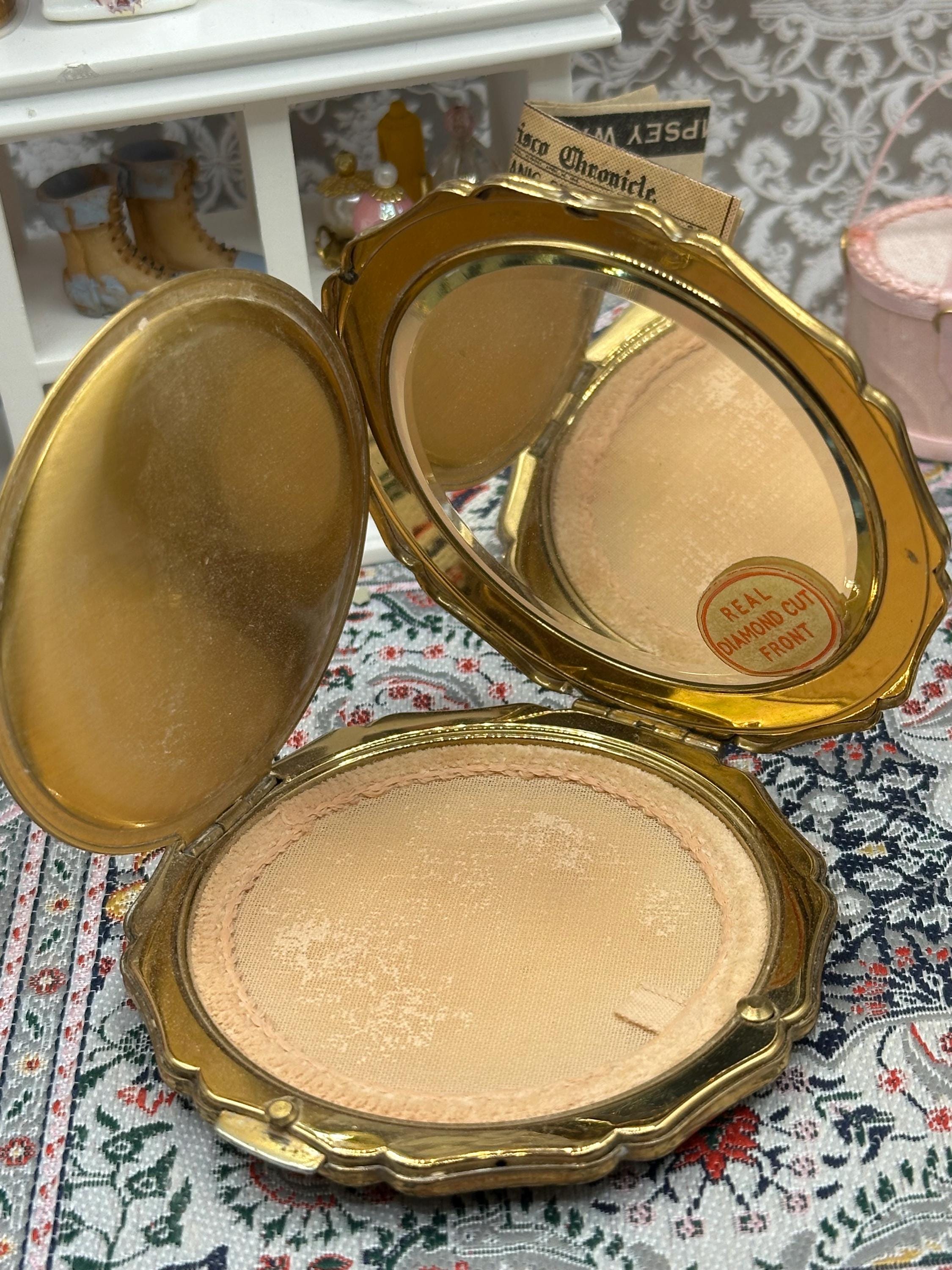 Stratton powder compact 1950s gold tone mother of pearl floral 7.5cm vintage scalloped edge