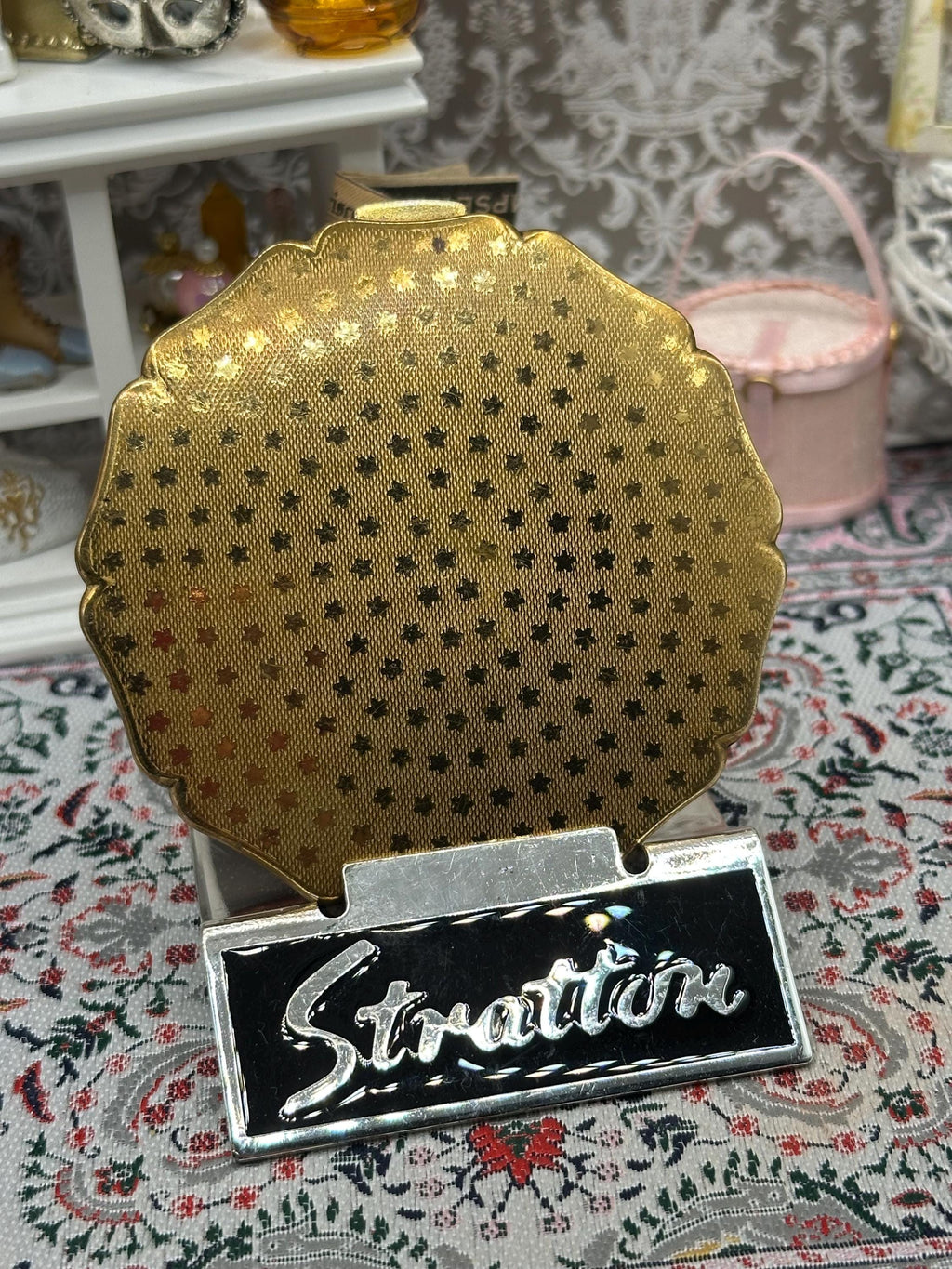 Stratton powder compact 1950s gold tone mother of pearl floral 7.5cm vintage scalloped edge