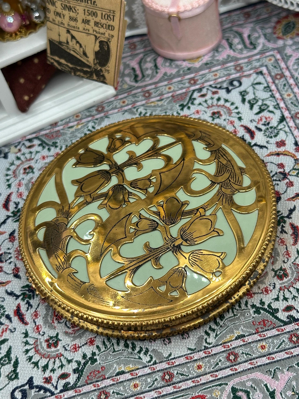 Large Floral Powder Compact Gold Tone Mint Green Vintage Vanity Art Deco Style