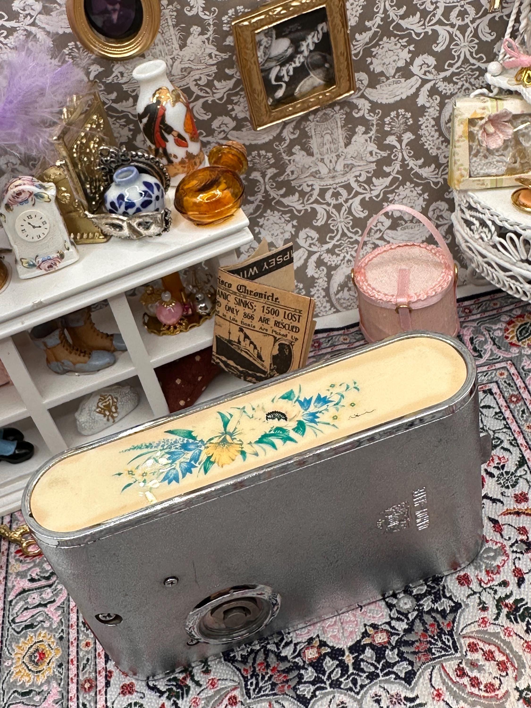 Dandy Mate Silvia Musical Camera Compact – 1960s Floral Vanity Case, Japan
