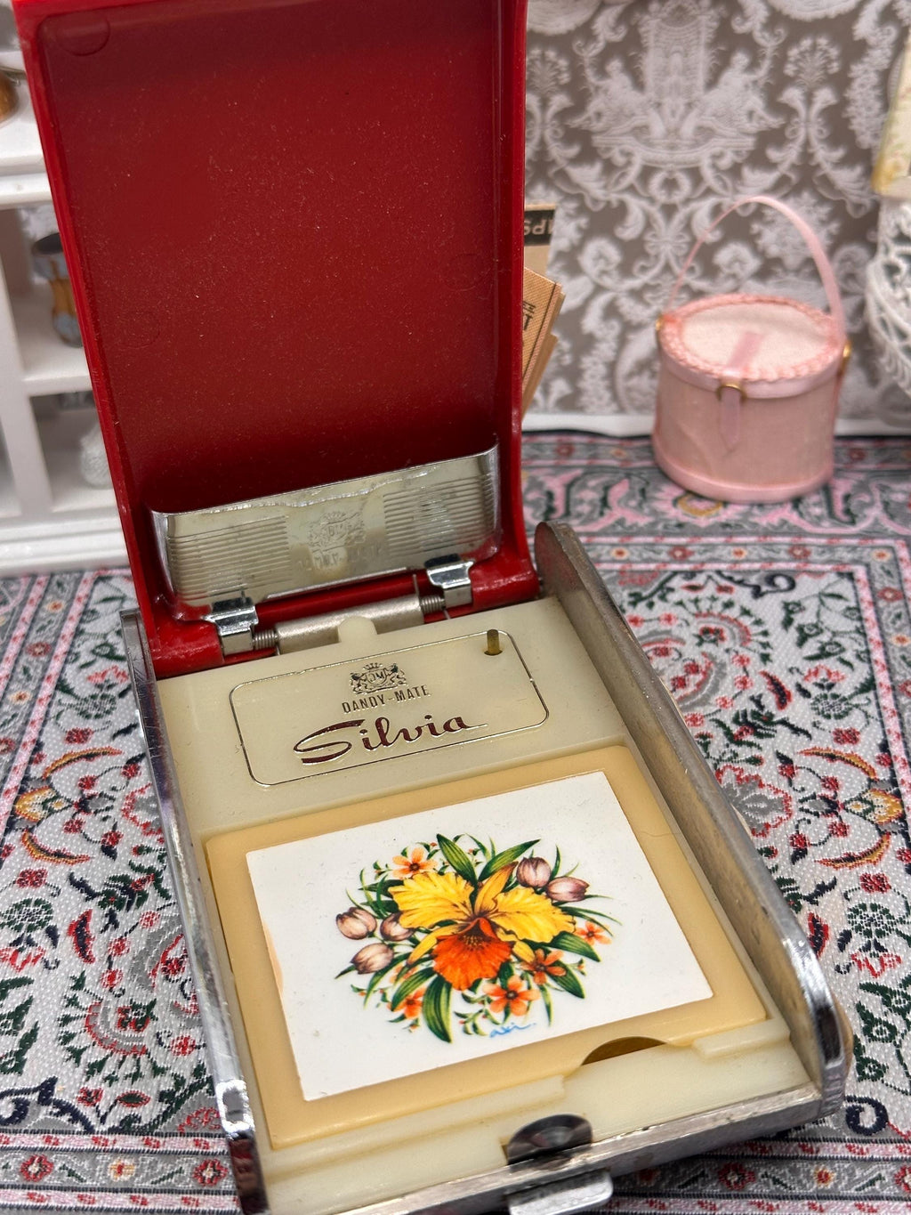 Dandy Mate Silvia Musical Camera Compact – 1960s Floral Vanity Case, Japan