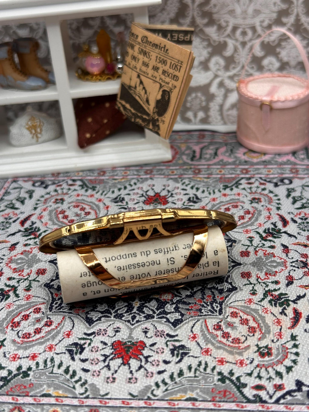 Vintage Stratton Lip View Lipstick Holder Cupid Motif Gold Tone Compact British Vanity Collectible