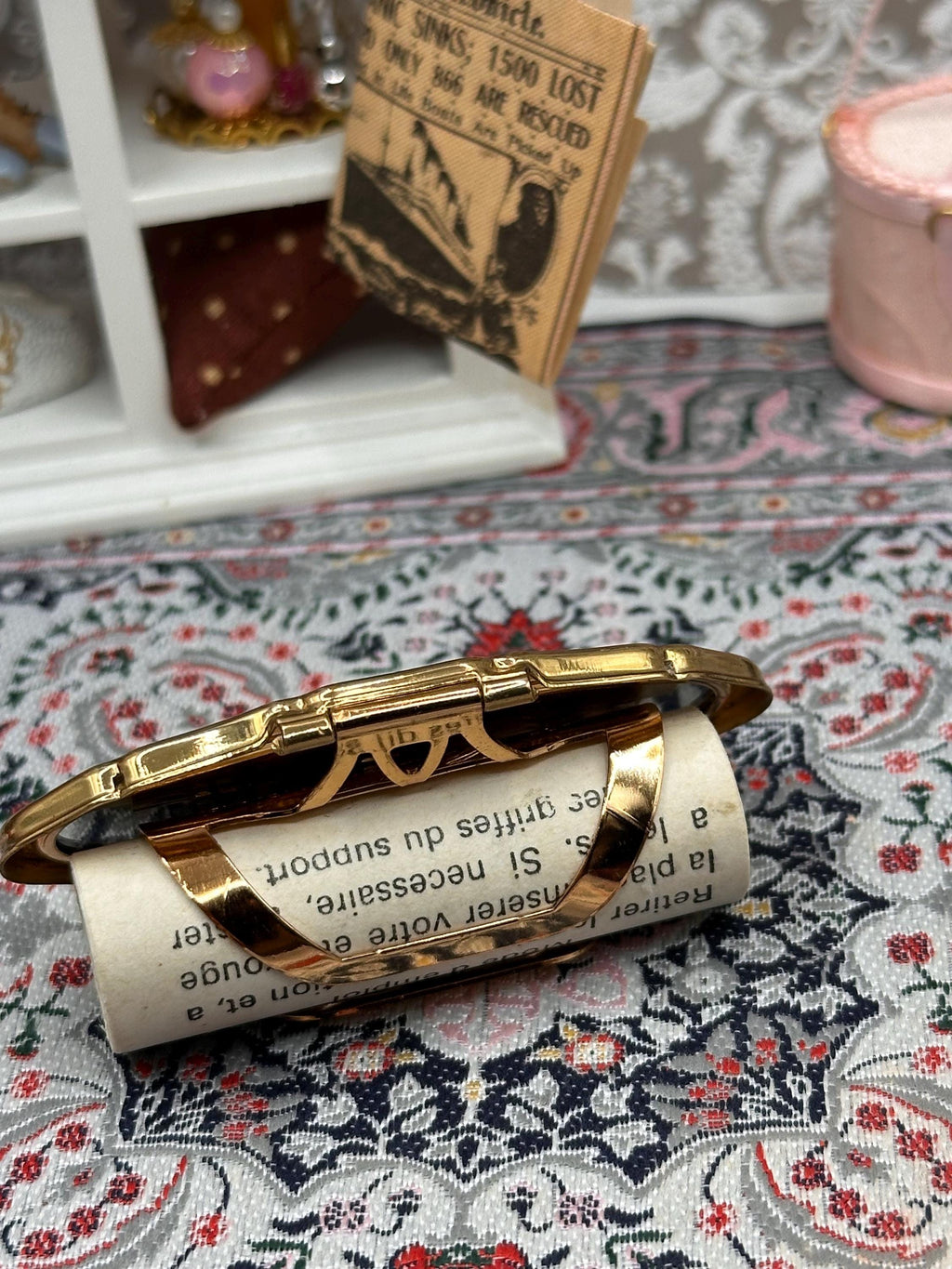 Vintage Stratton Lip View Lipstick Holder Cupid Motif Gold Tone Compact British Vanity Collectible