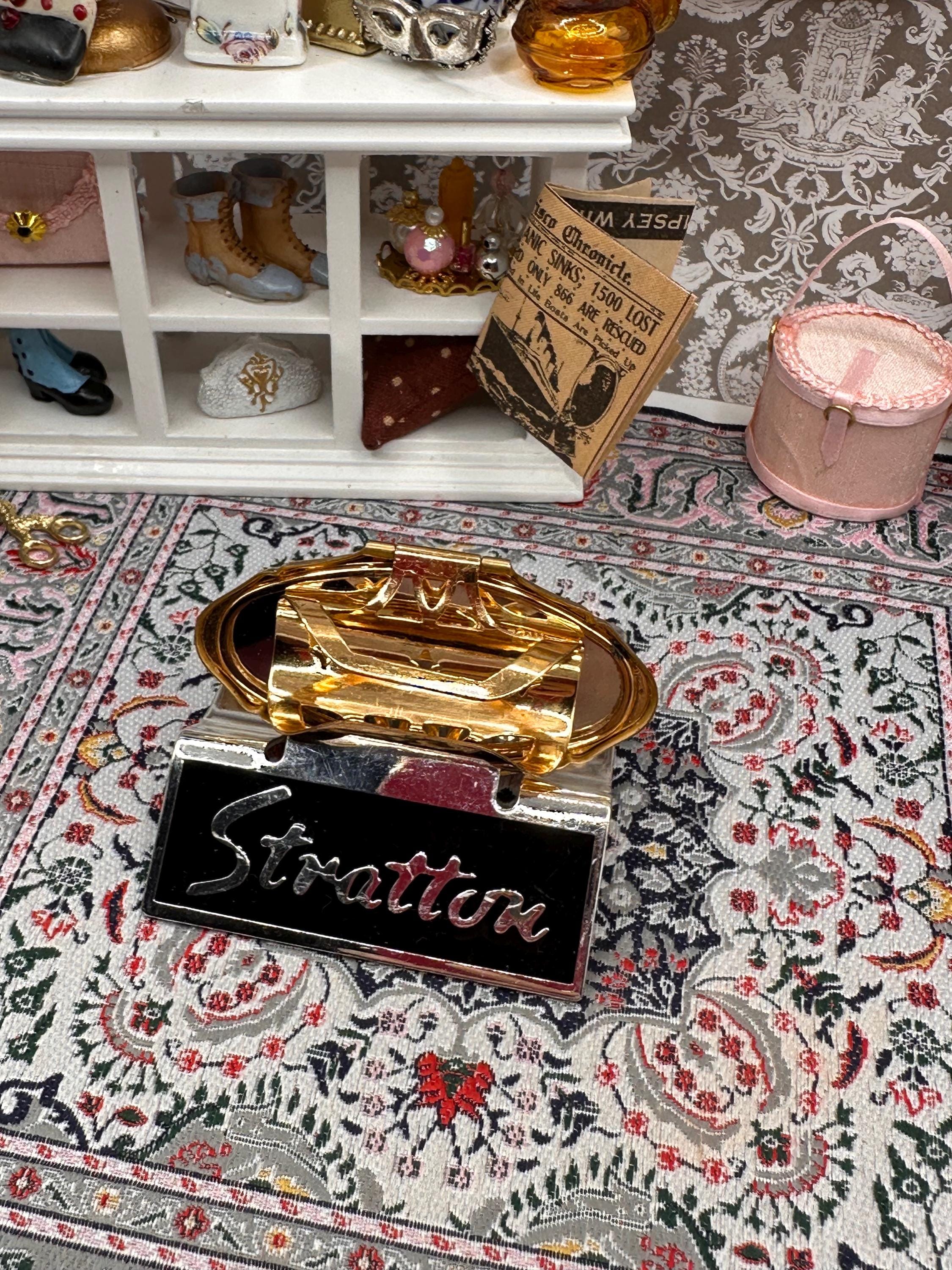 Stratton Lip View Gold Tone Leaf Design Lipstick Mirror Vintage Vanity 6cm