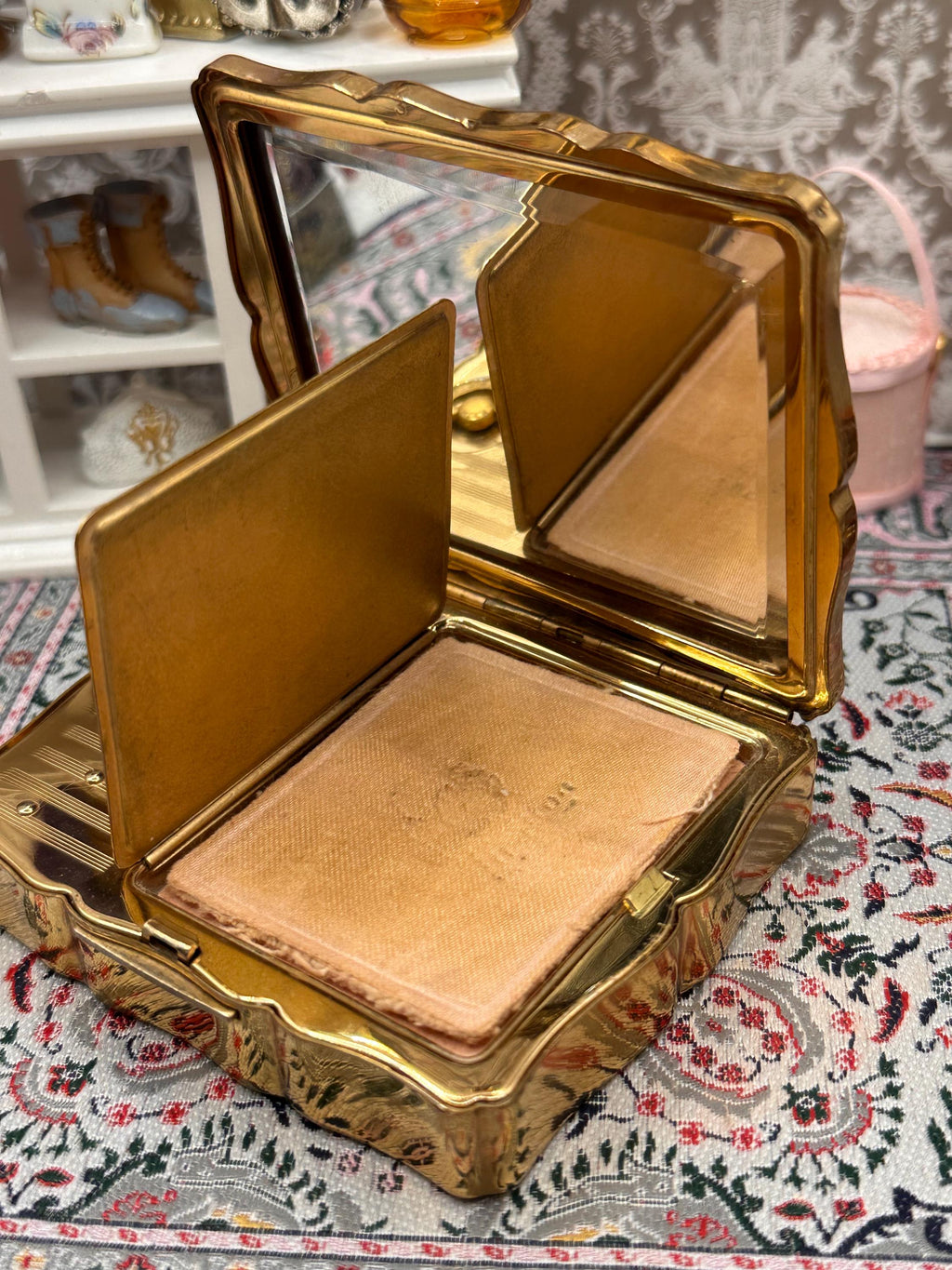 Baron Stratton musical powder compact ballet design Reuge Ste Croix Swedish rhapsody