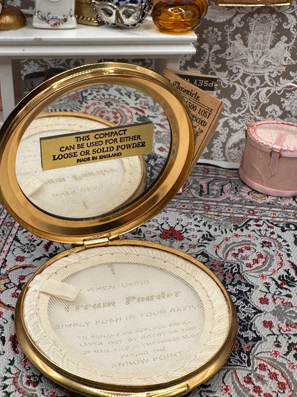 Vintage Gold Tone Powder Compact | 7.5cm | Unused | Mid Century Vanity Accessory | Made in England