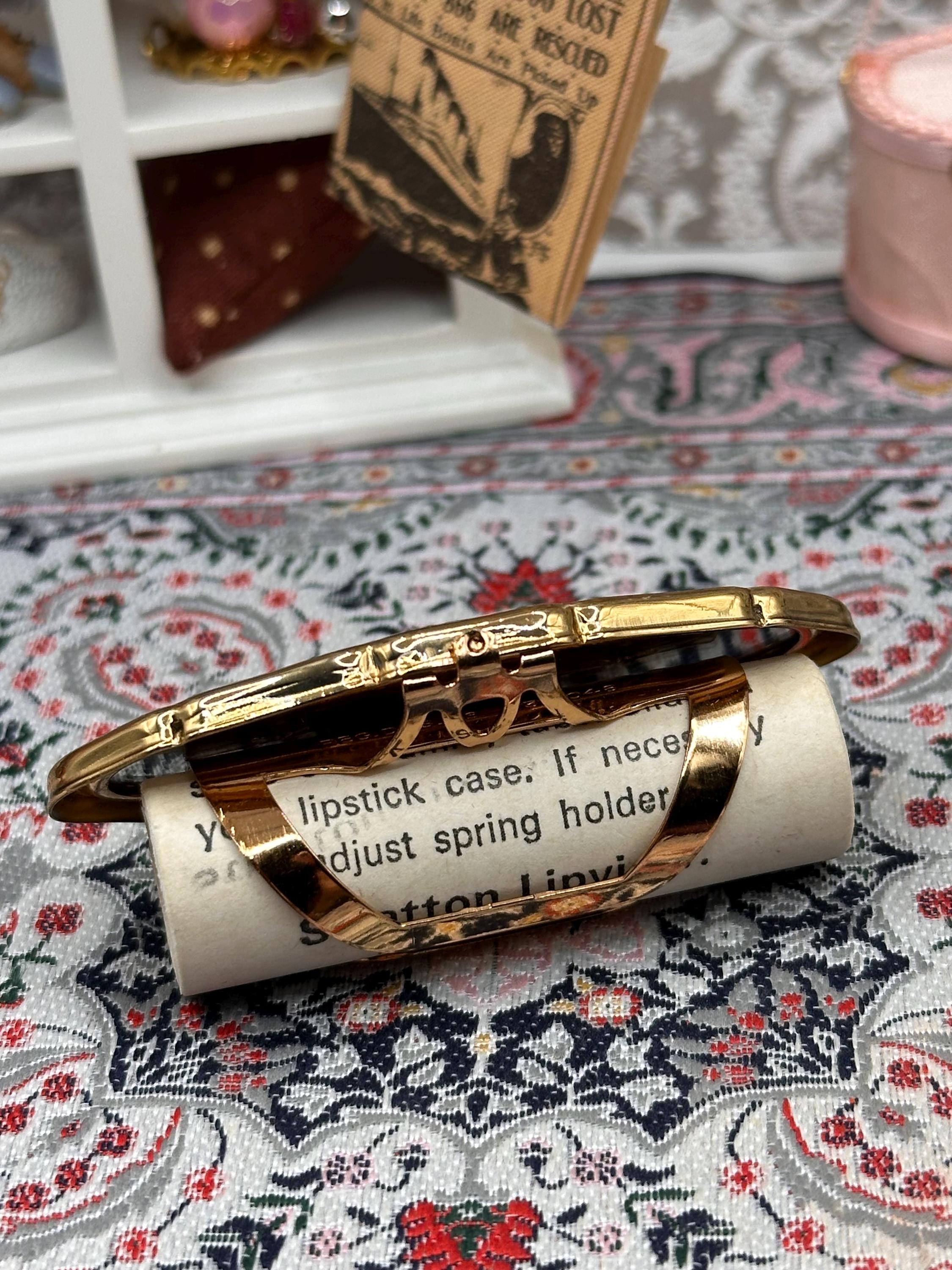 Vintage Stratton Lip View Lipstick Holder Cupid Motif Gold Tone Compact British Vanity Collectible