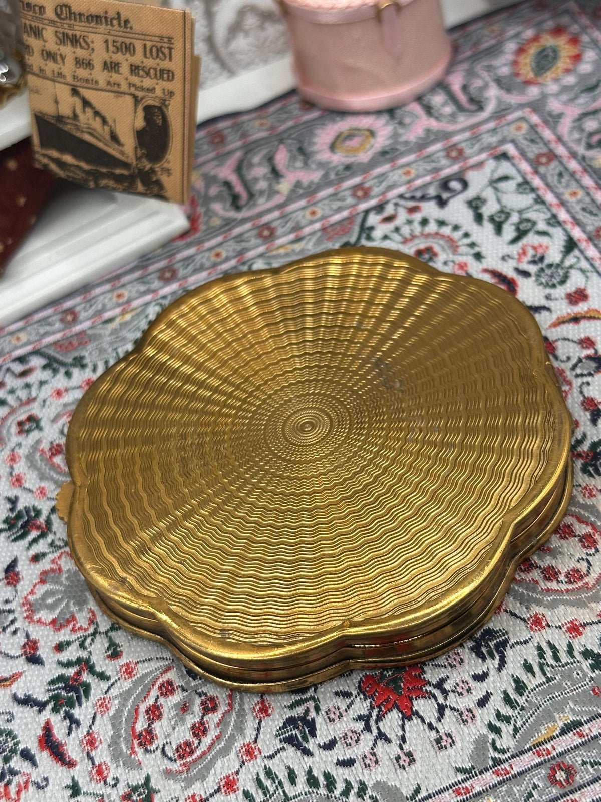 Vintage Gwenda Gold Tone Cherub Powder Compact – Mid Century Makeup Case